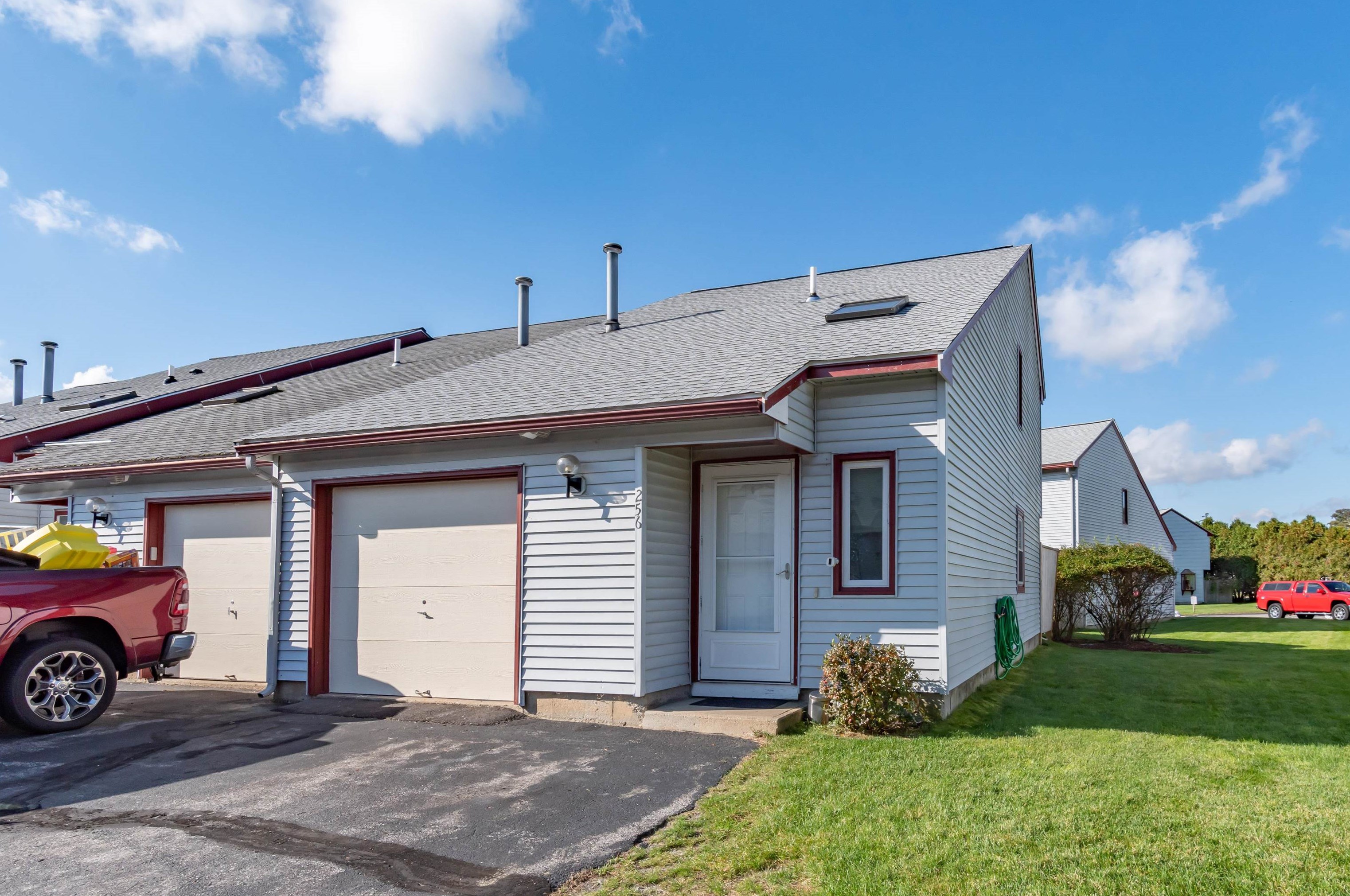 256 Stonebridge Dr, Nashua, NH 03063