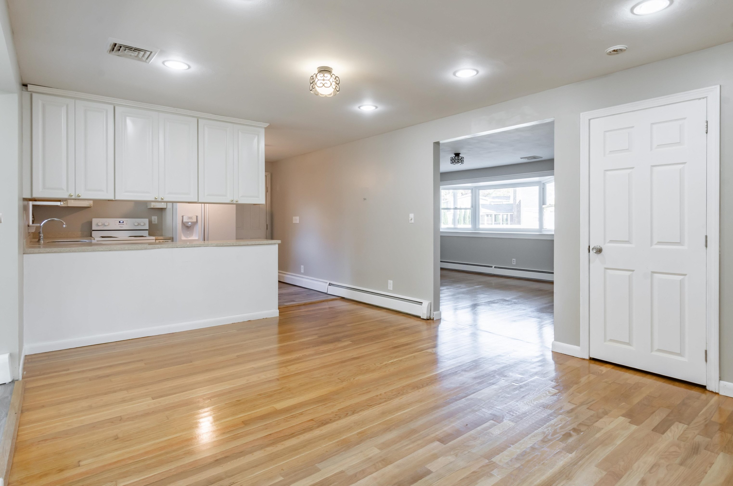 8 Stonehaven Rd, Nashua, NH 03062
