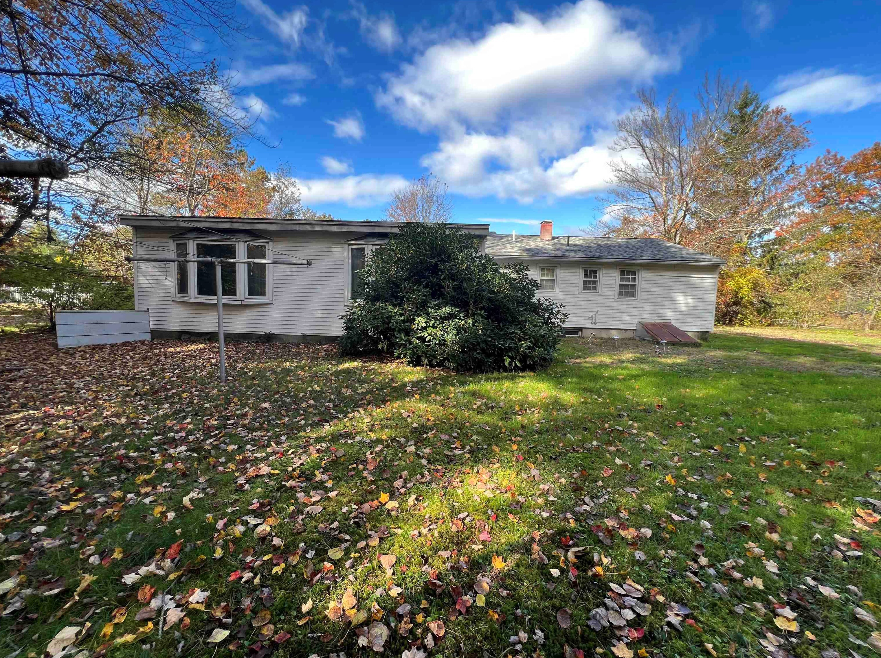 50 Camp Sargent Rd, Merrimack, NH 03054