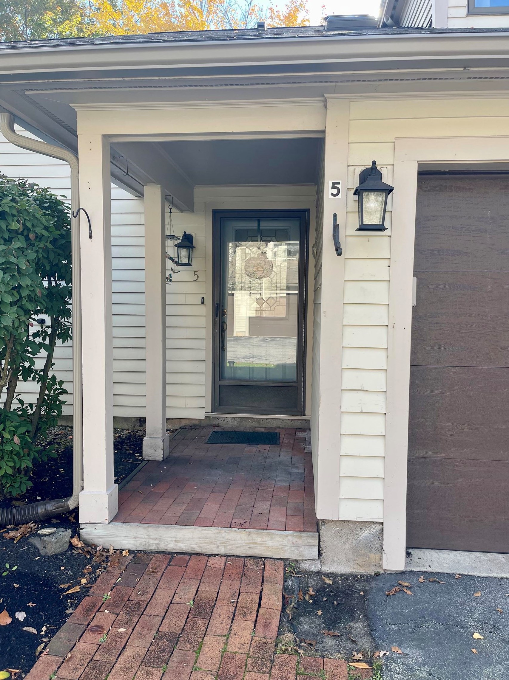 5 Lady Slipper Ct, Rochester, NH 03867-4475