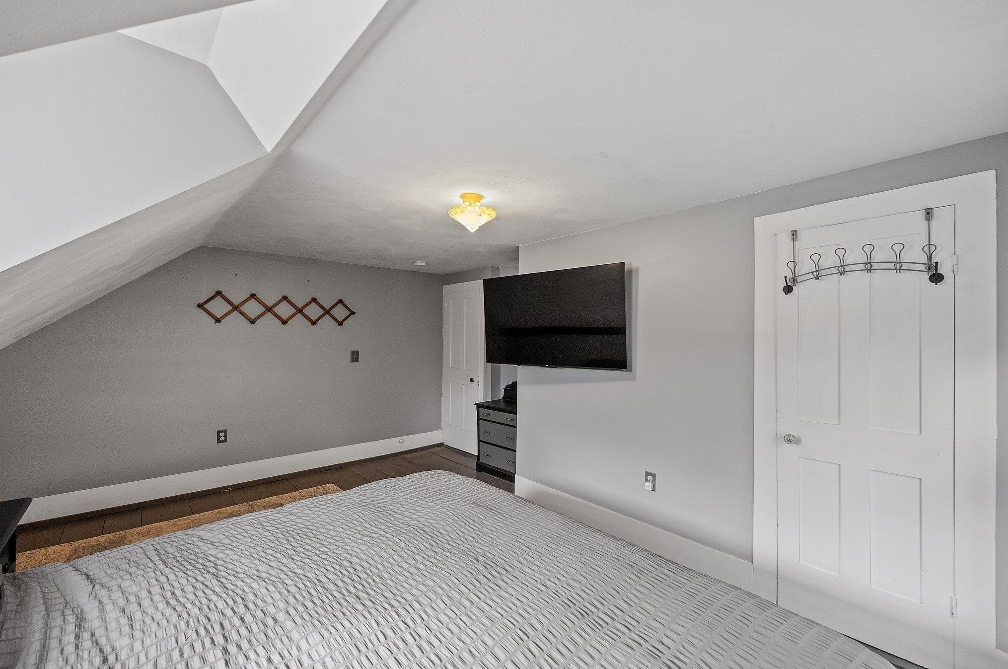 56 Washburn Rd, Bridgewater NH  03222-6615 exterior