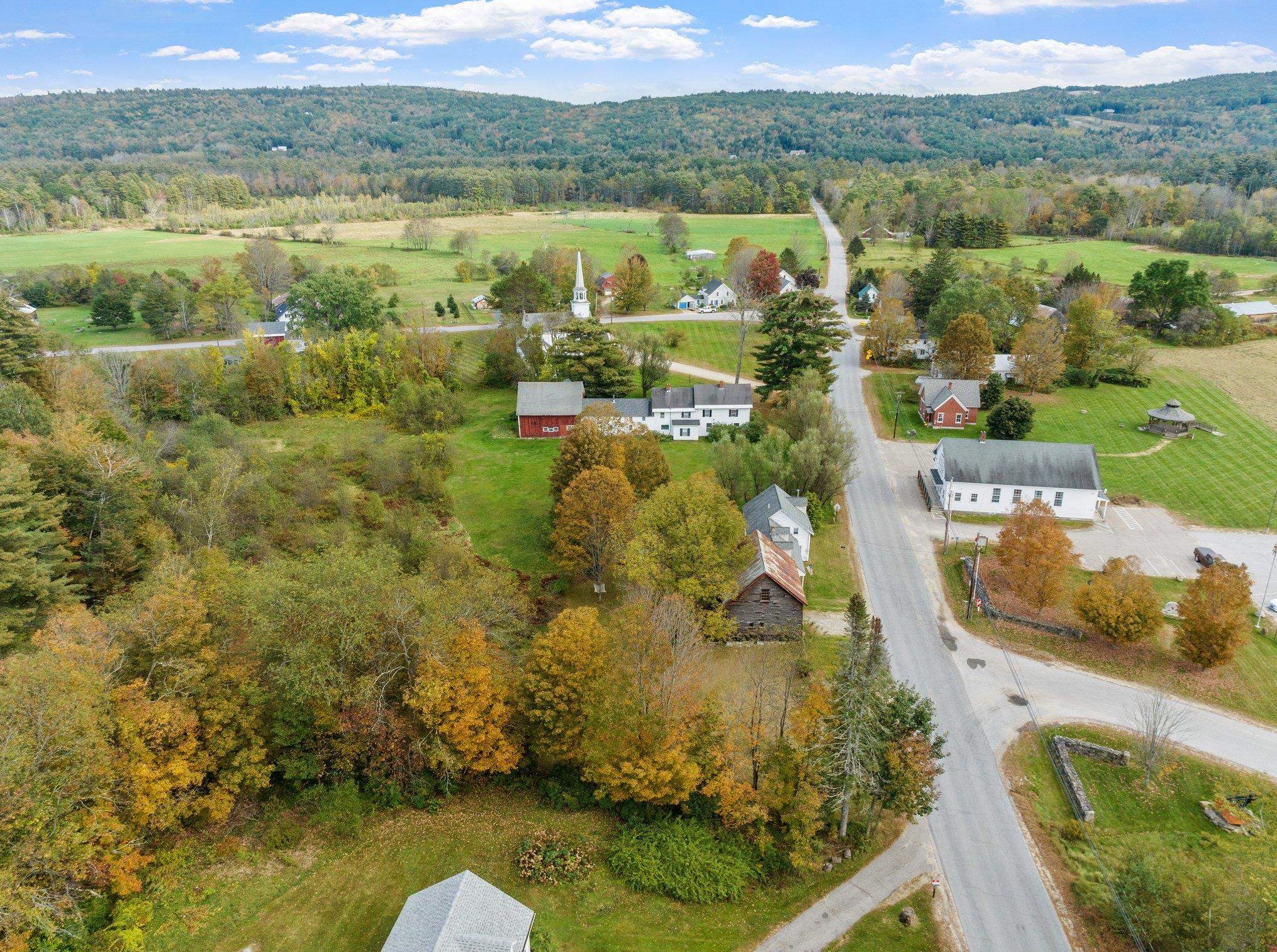 56 Washburn Rd, Bridgewater NH  03222-6615 exterior