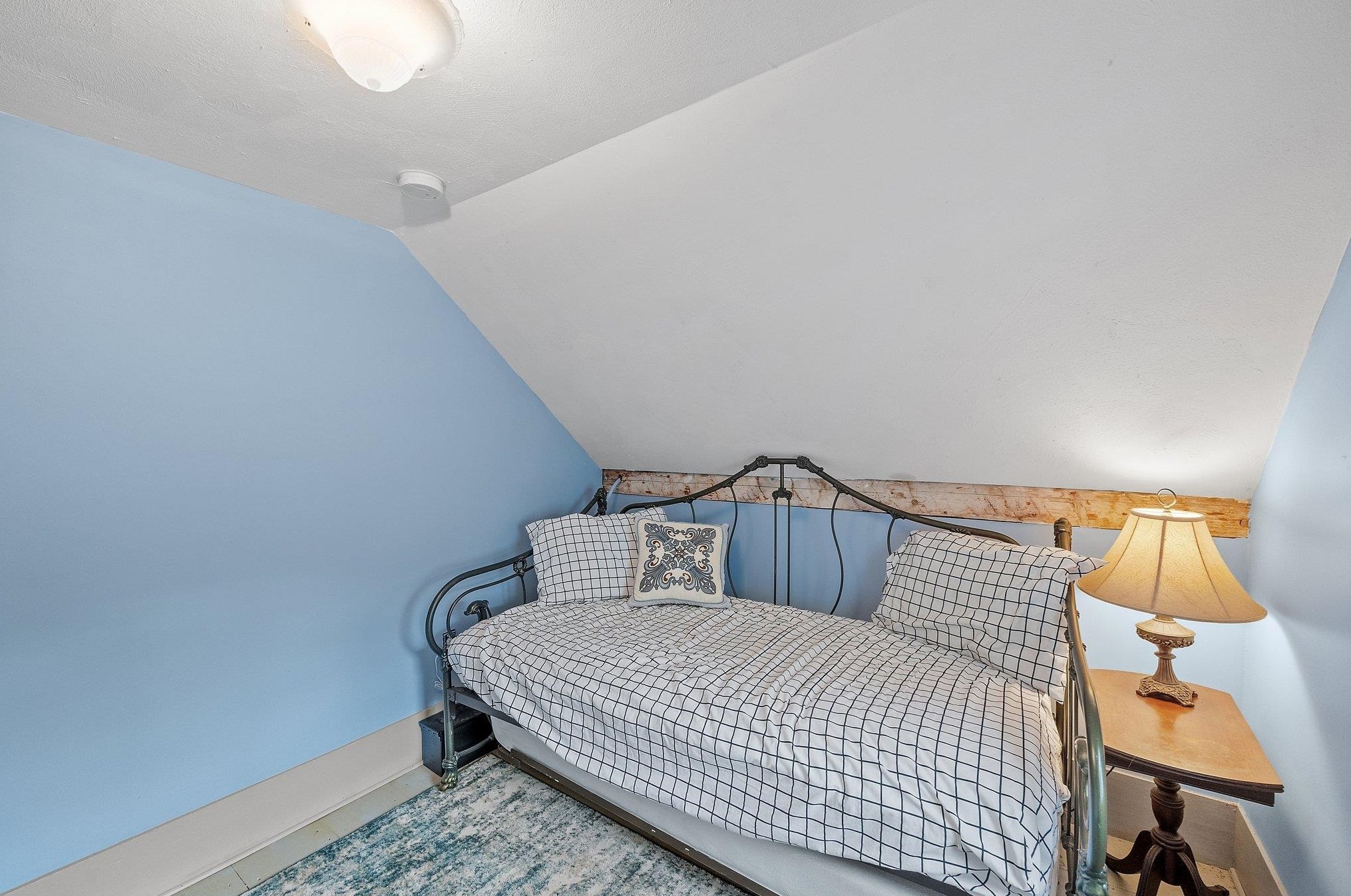 56 Washburn Rd, Bridgewater NH  03222-6615 exterior