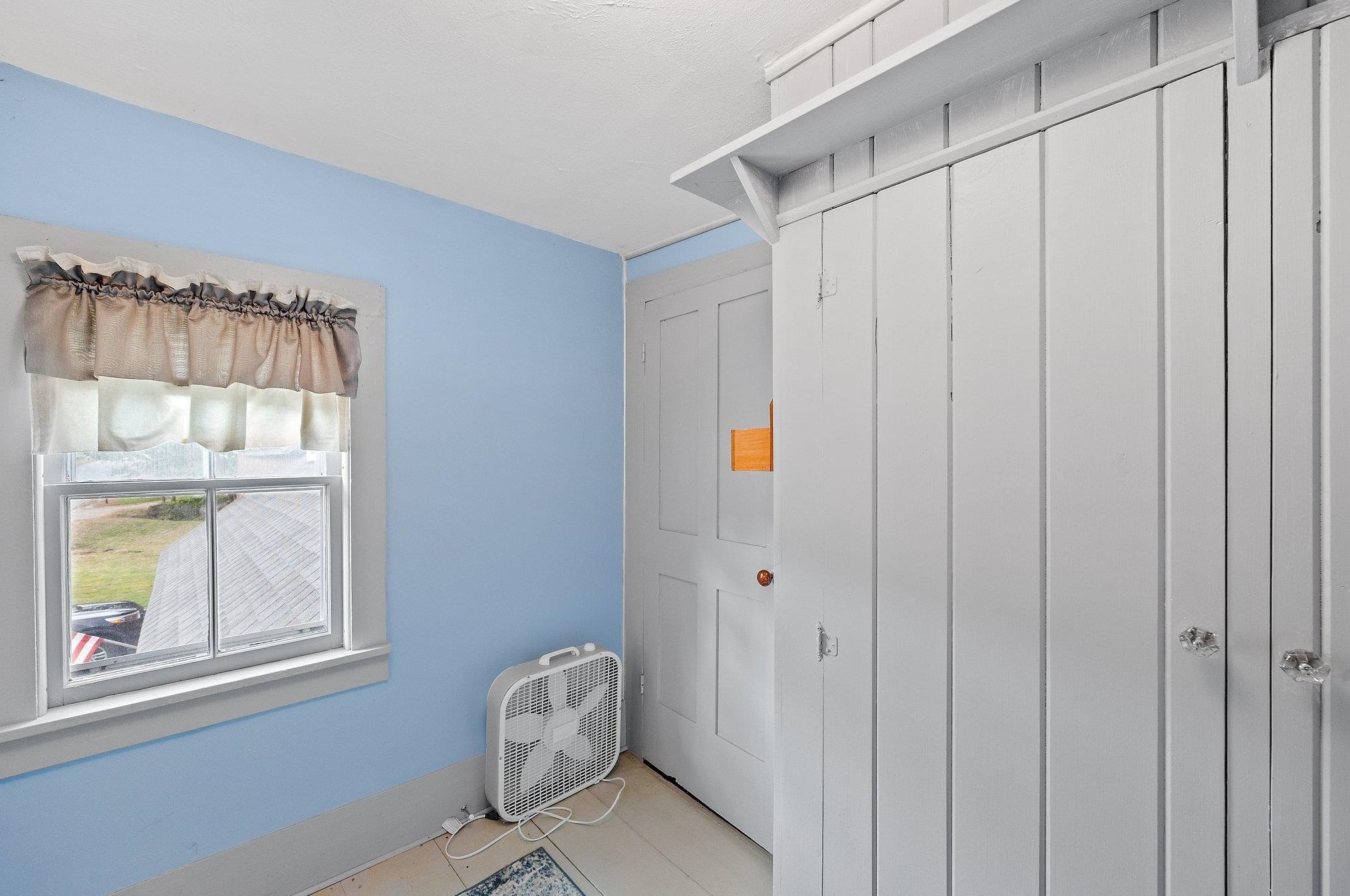 56 Washburn Rd, Bridgewater NH  03222-6615 exterior