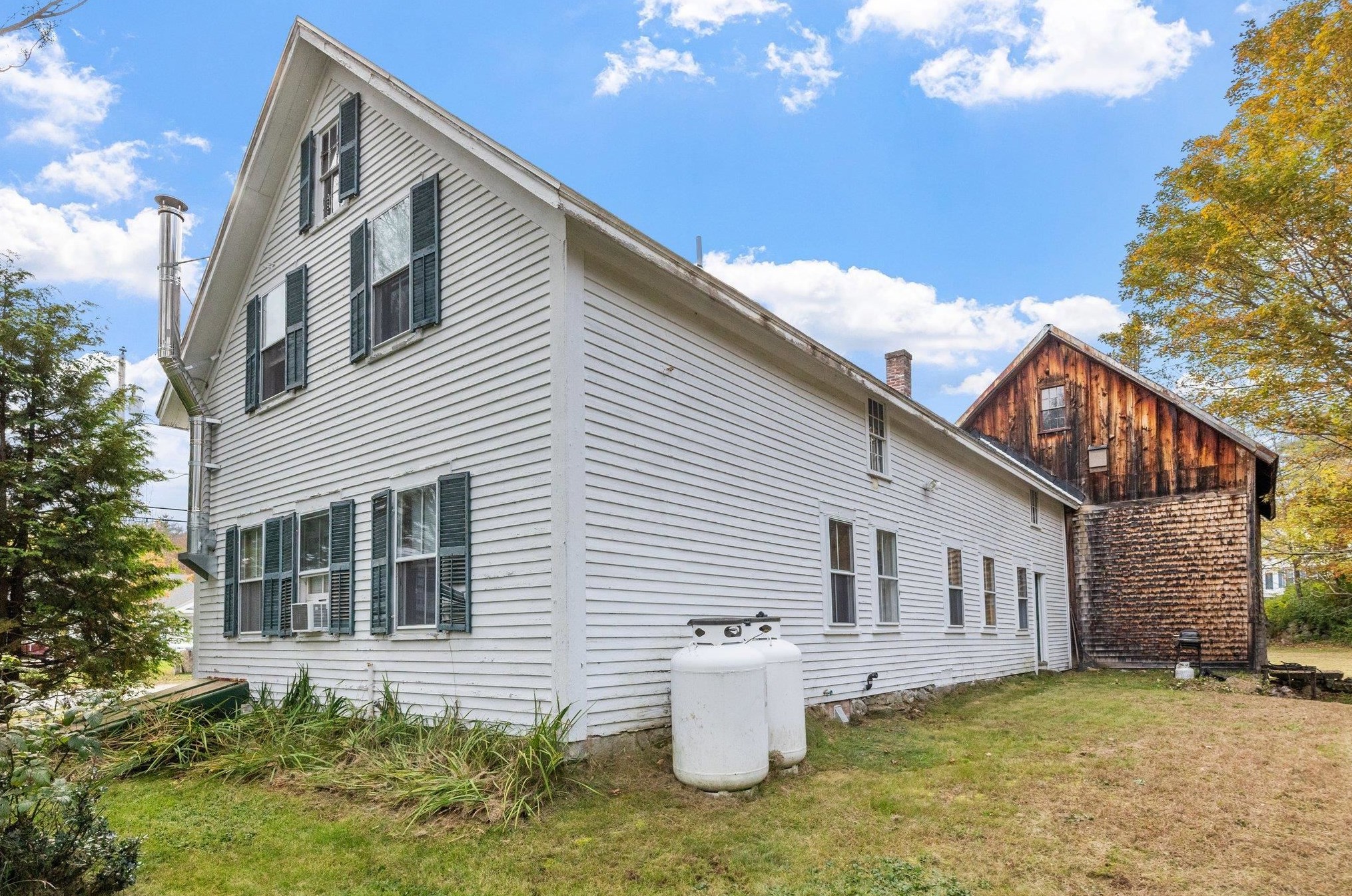 56 Washburn Rd, Bridgewater NH  03222-6615 exterior