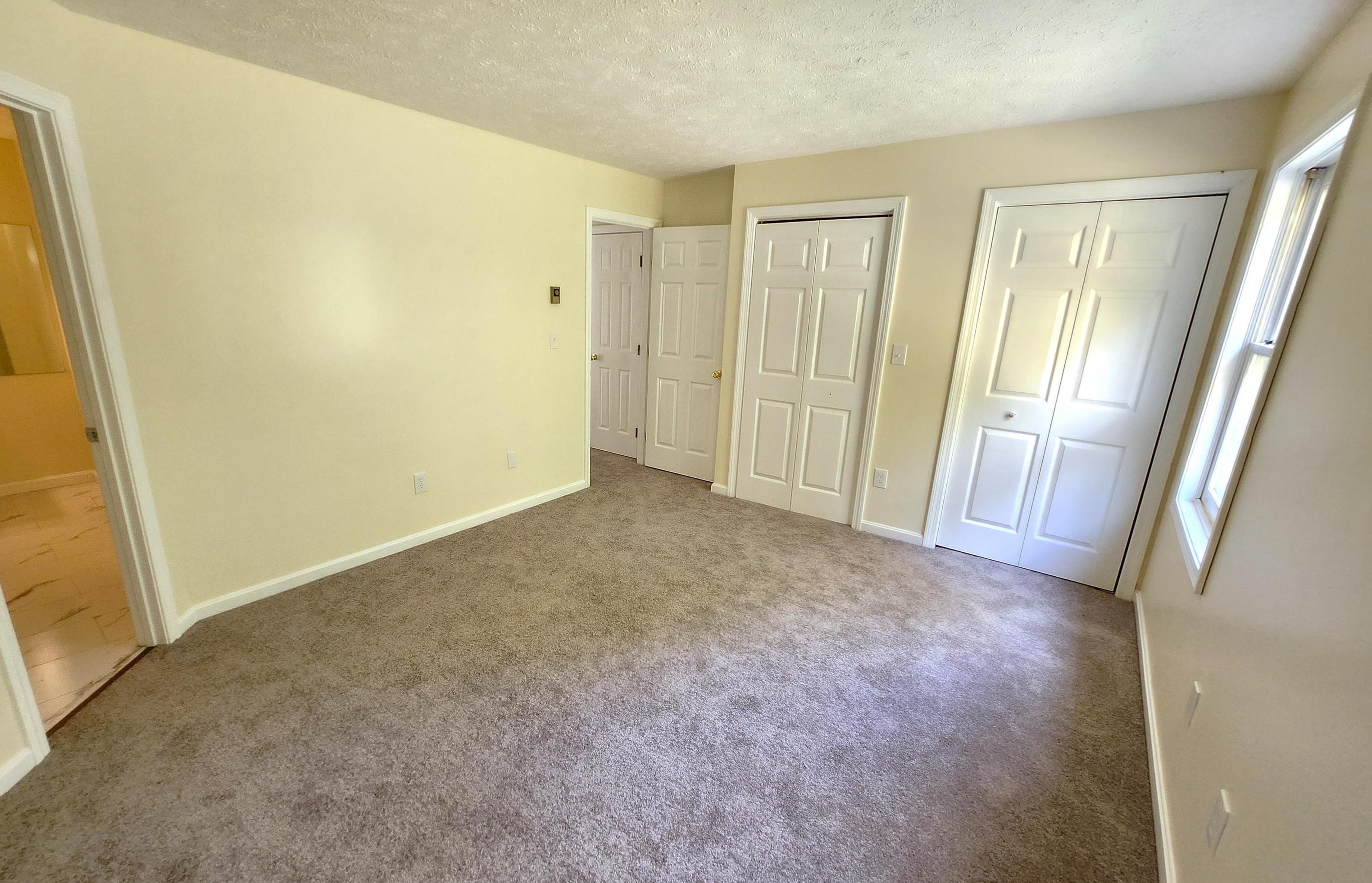 36 Cricket Hill Dr, Merrimack NH  03054-6621 exterior