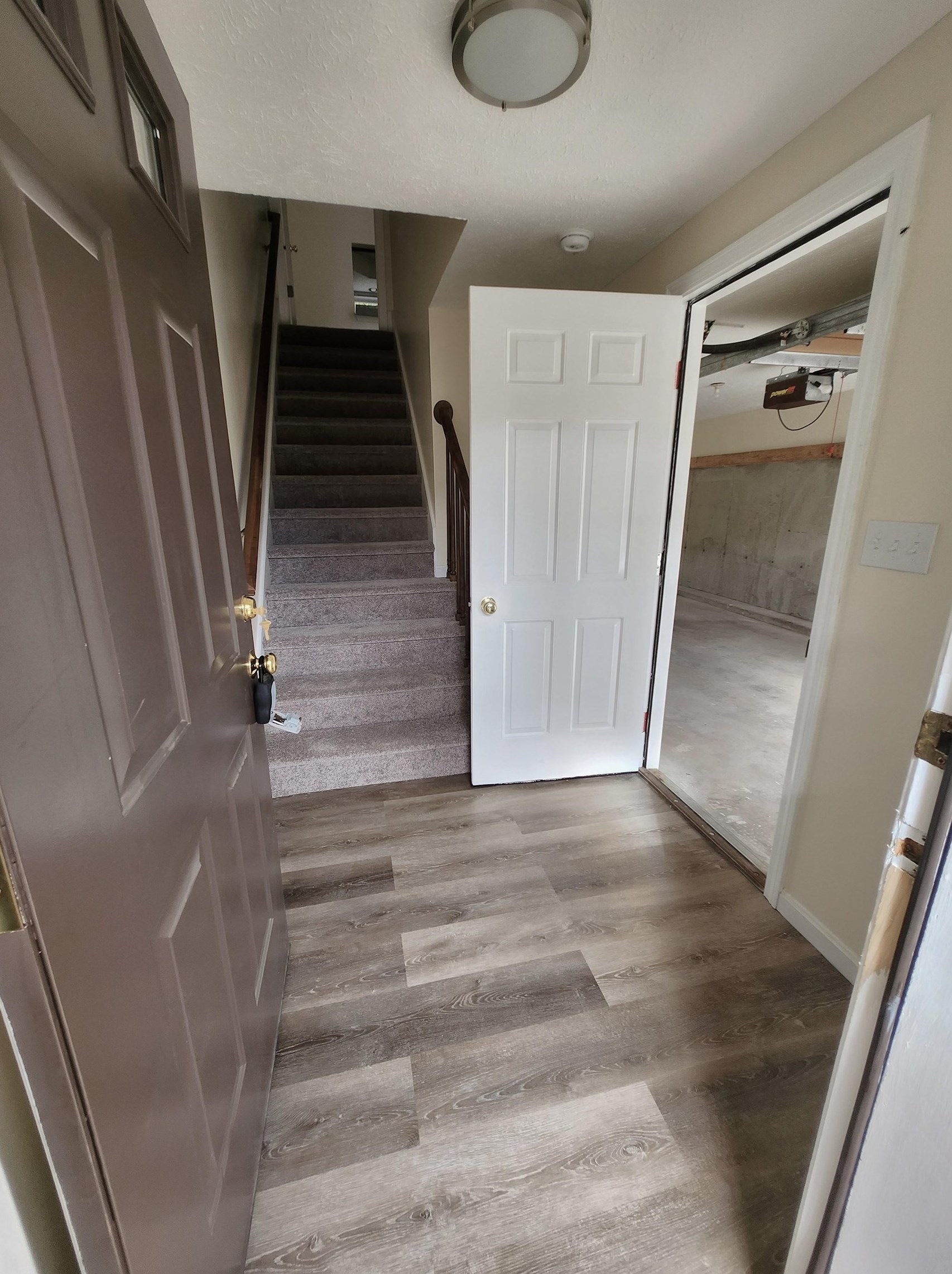 36 Cricket Hill Dr, Merrimack NH  03054-6621 exterior