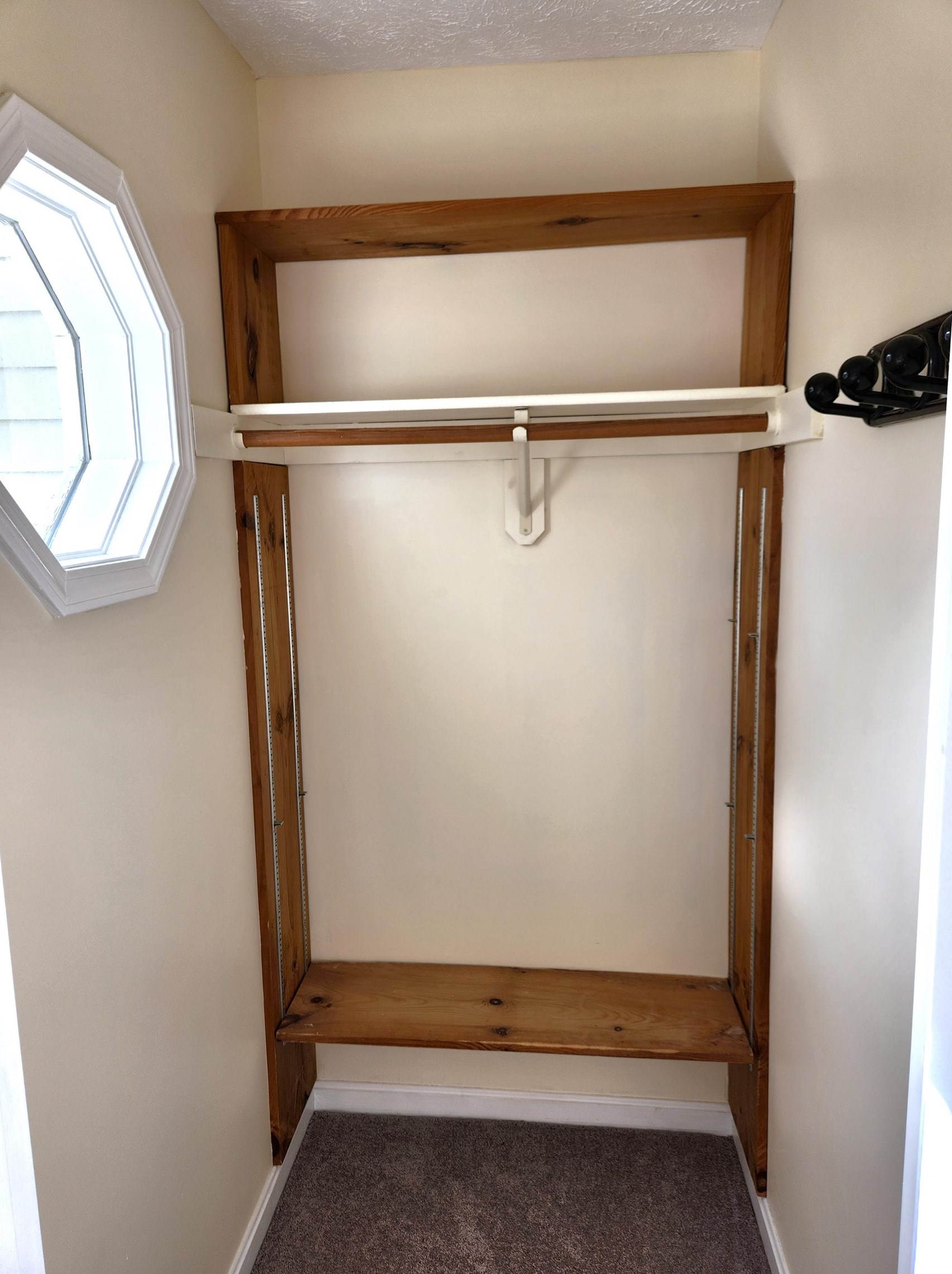 36 Cricket Hill Dr, Merrimack NH  03054-6621 exterior