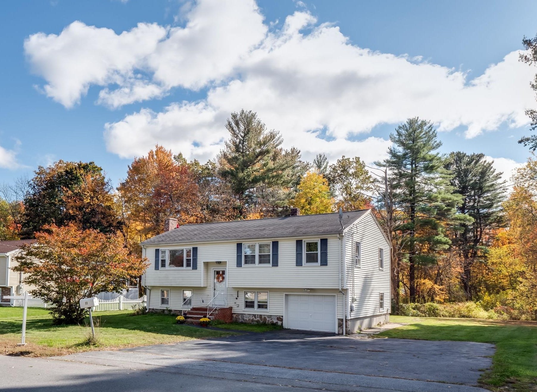 11 Barron Ave, Salem, NH 03079
