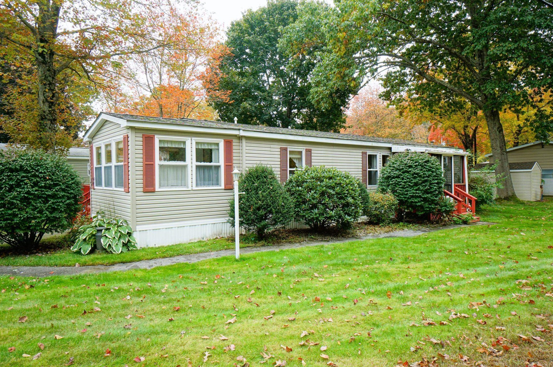 1 Meredith Dr, Hampstead, NH 03841