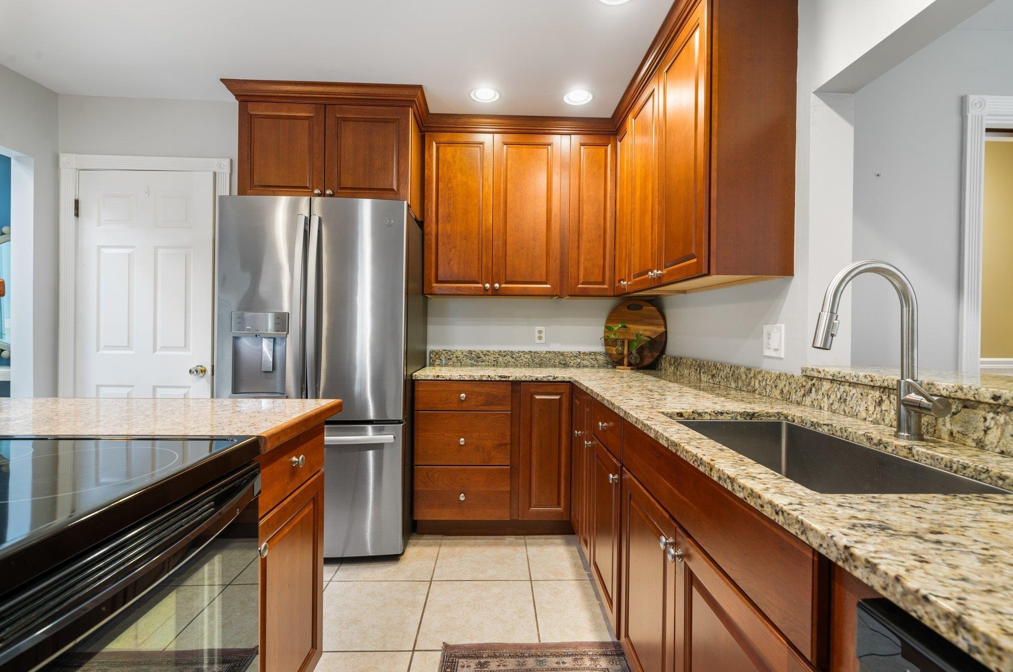 281 Baboosic Lake Rd, Merrimack NH  03054-2213 exterior