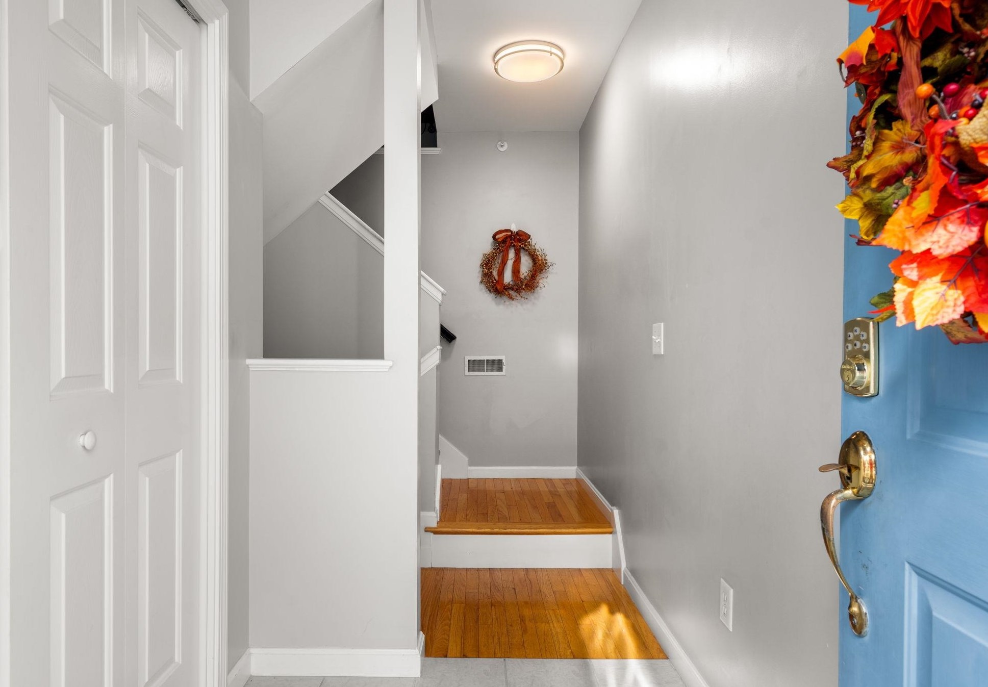 12 Edward Cir, Manchester NH  03110-6867 exterior