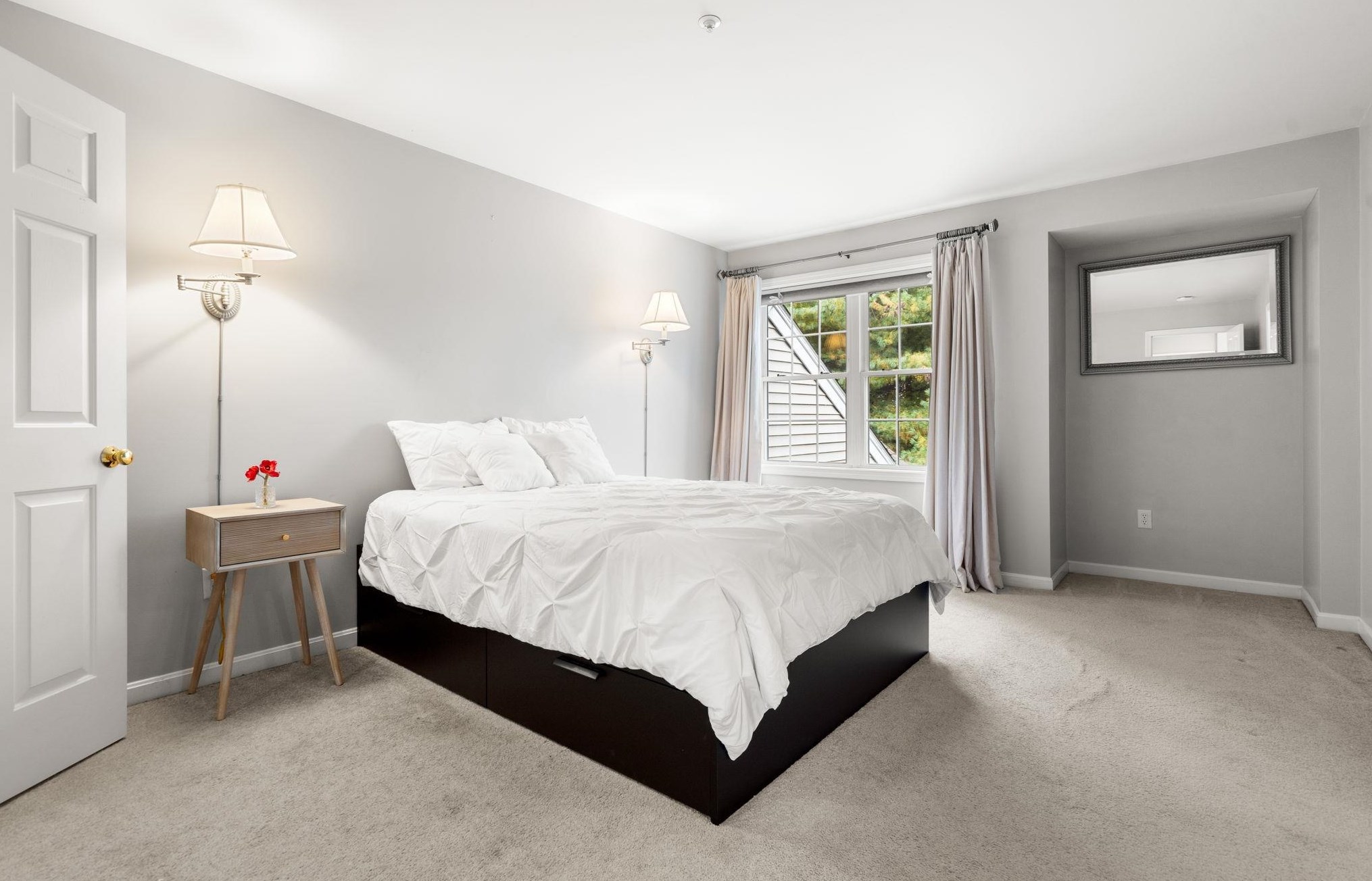 12 Edward Cir, Manchester NH  03110-6867 exterior