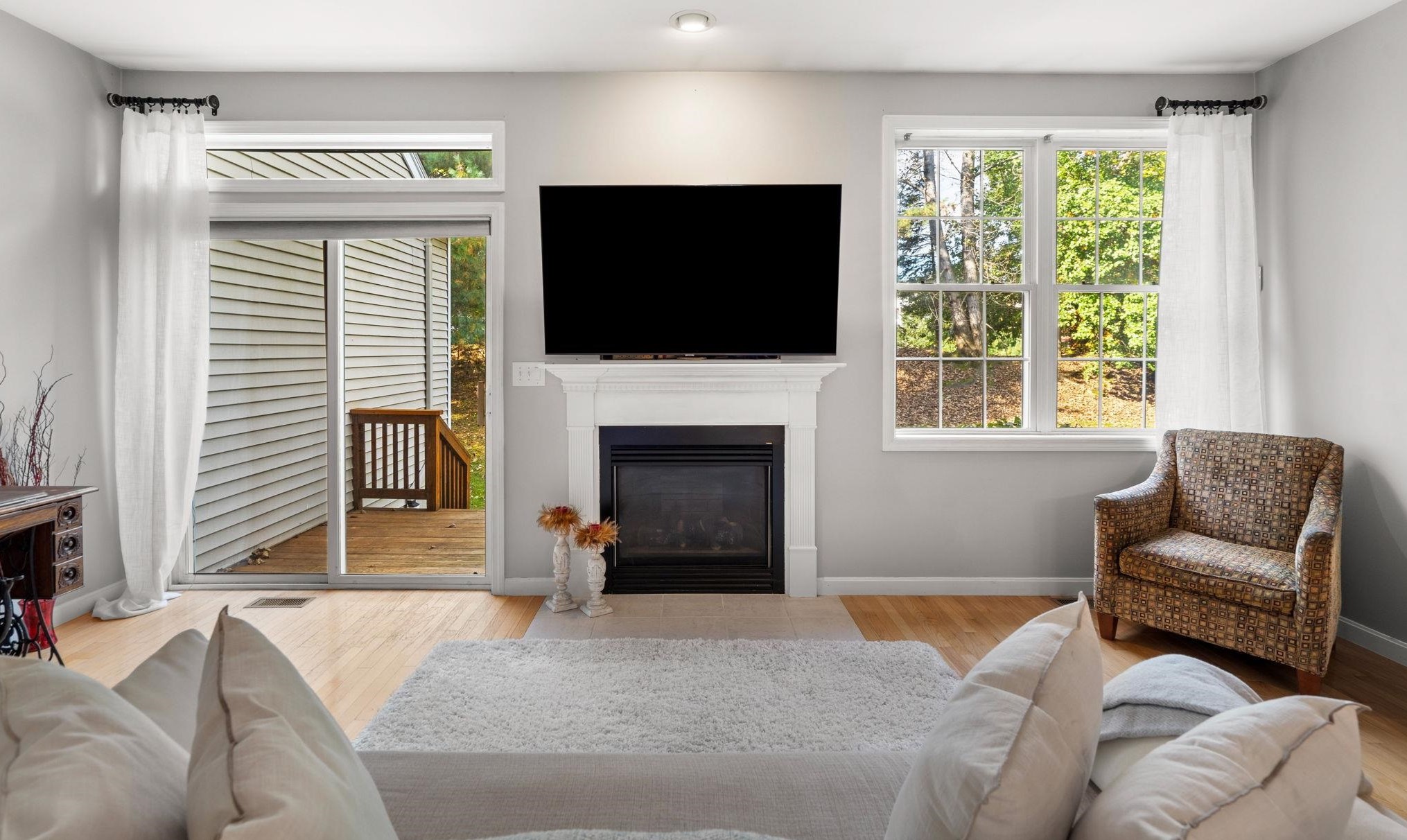 12 Edward Cir, Manchester NH  03110-6867 exterior