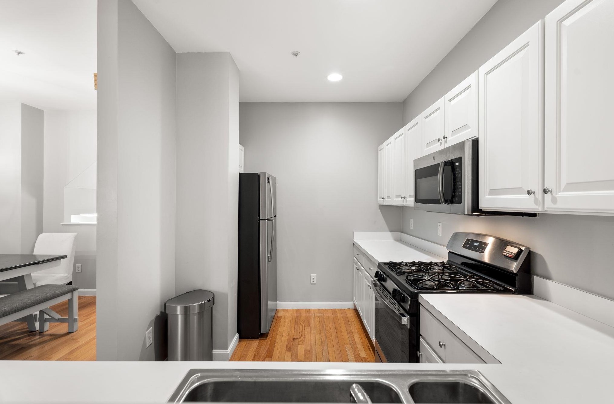 12 Edward Cir, Manchester NH  03110-6867 exterior