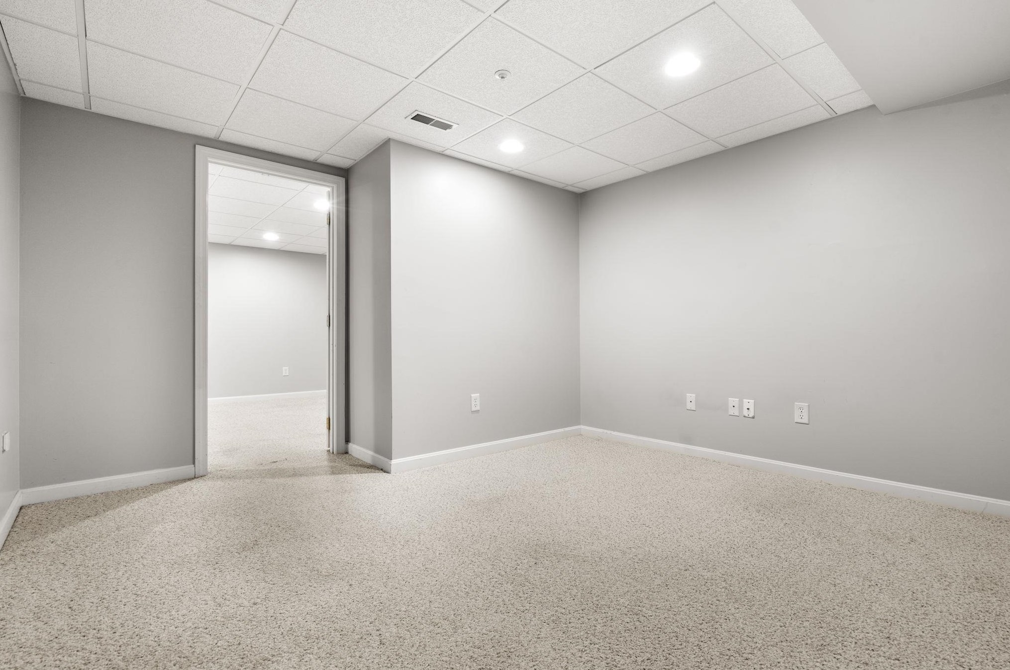 12 Edward Cir, Manchester NH  03110-6867 exterior