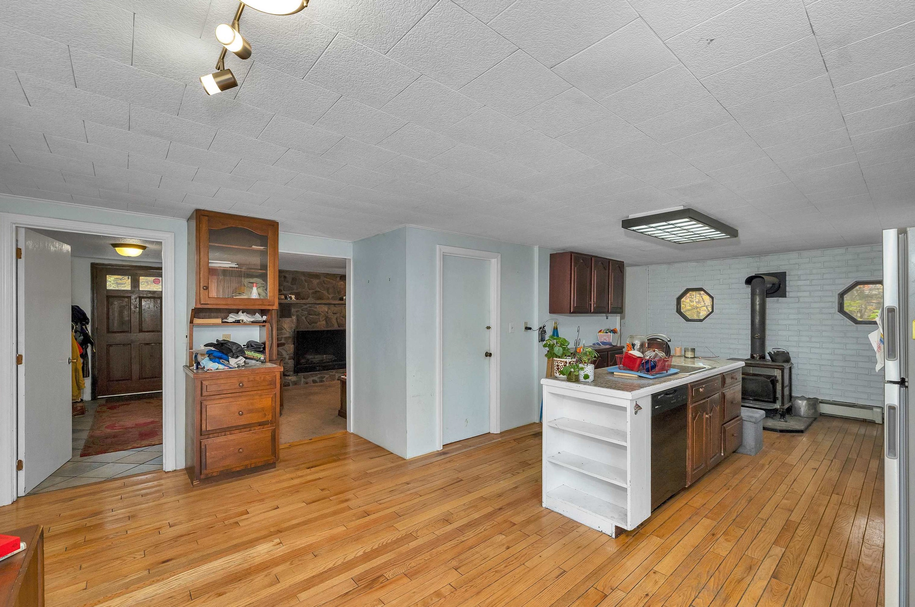 900 Mount Cardigan Rd, Bridgewater NH  03222-6203 exterior