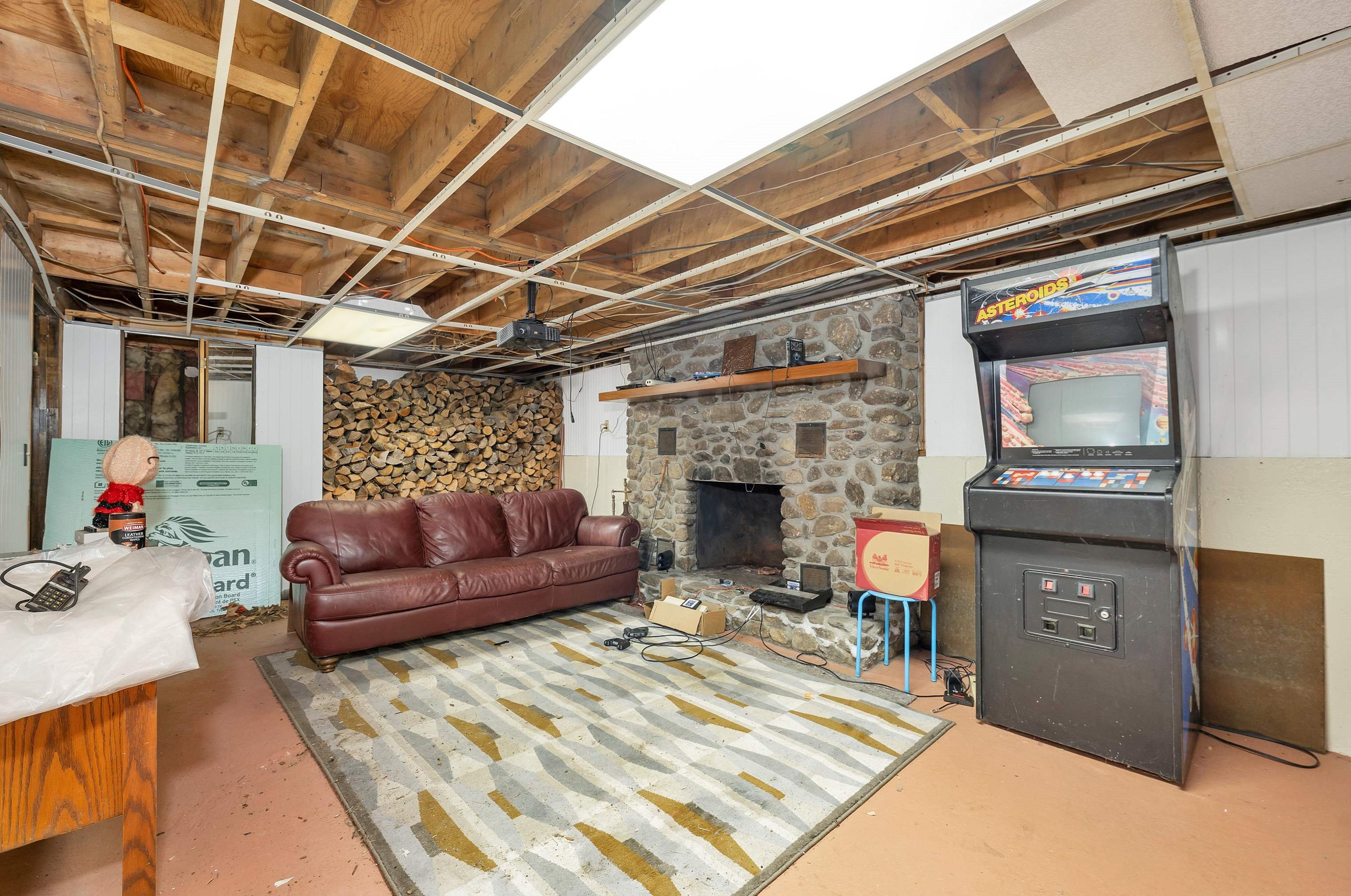 900 Mount Cardigan Rd, Bridgewater NH  03222-6203 exterior