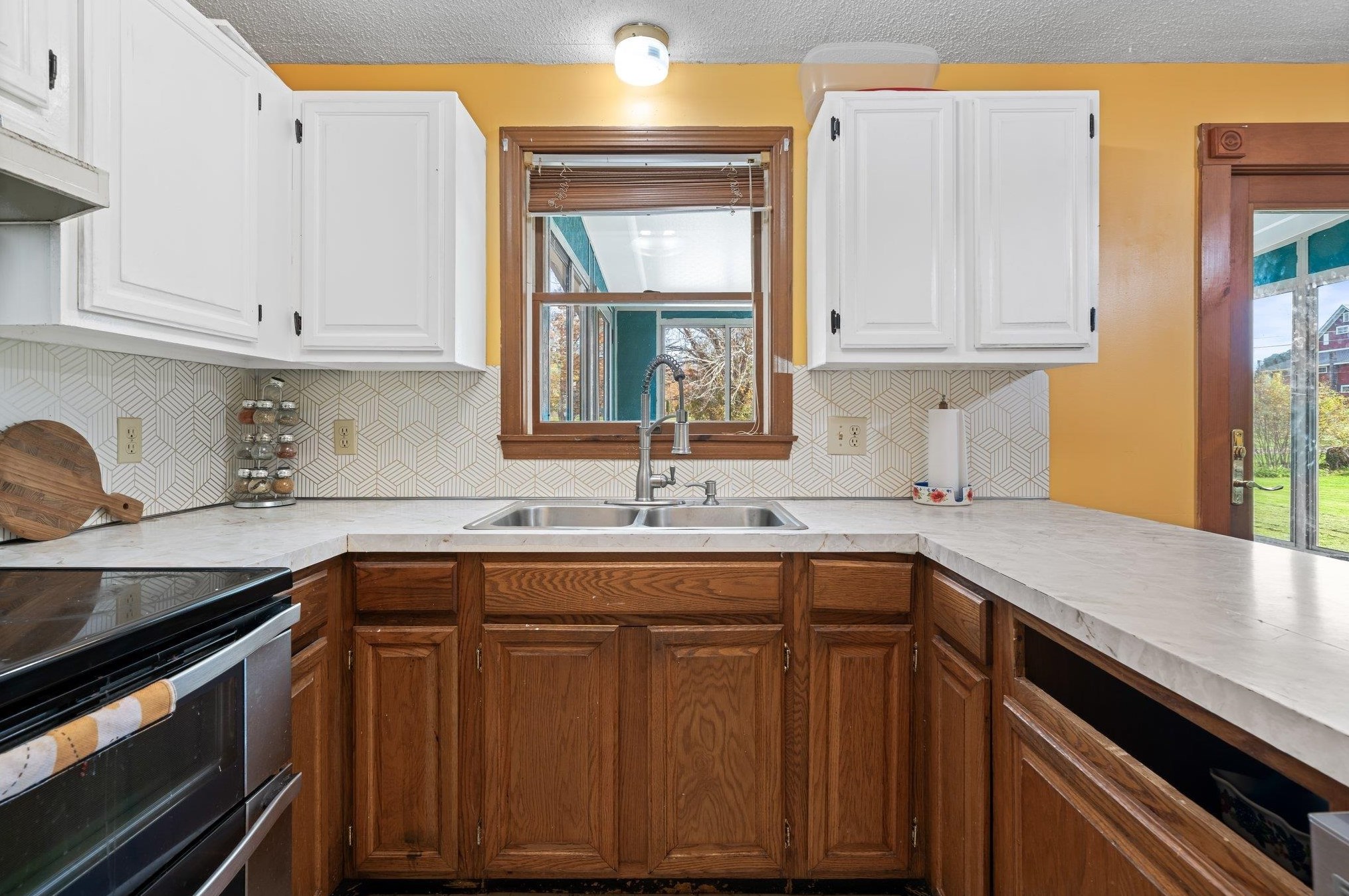18 Jacobs Dr, Rochester NH  03867-2453 exterior