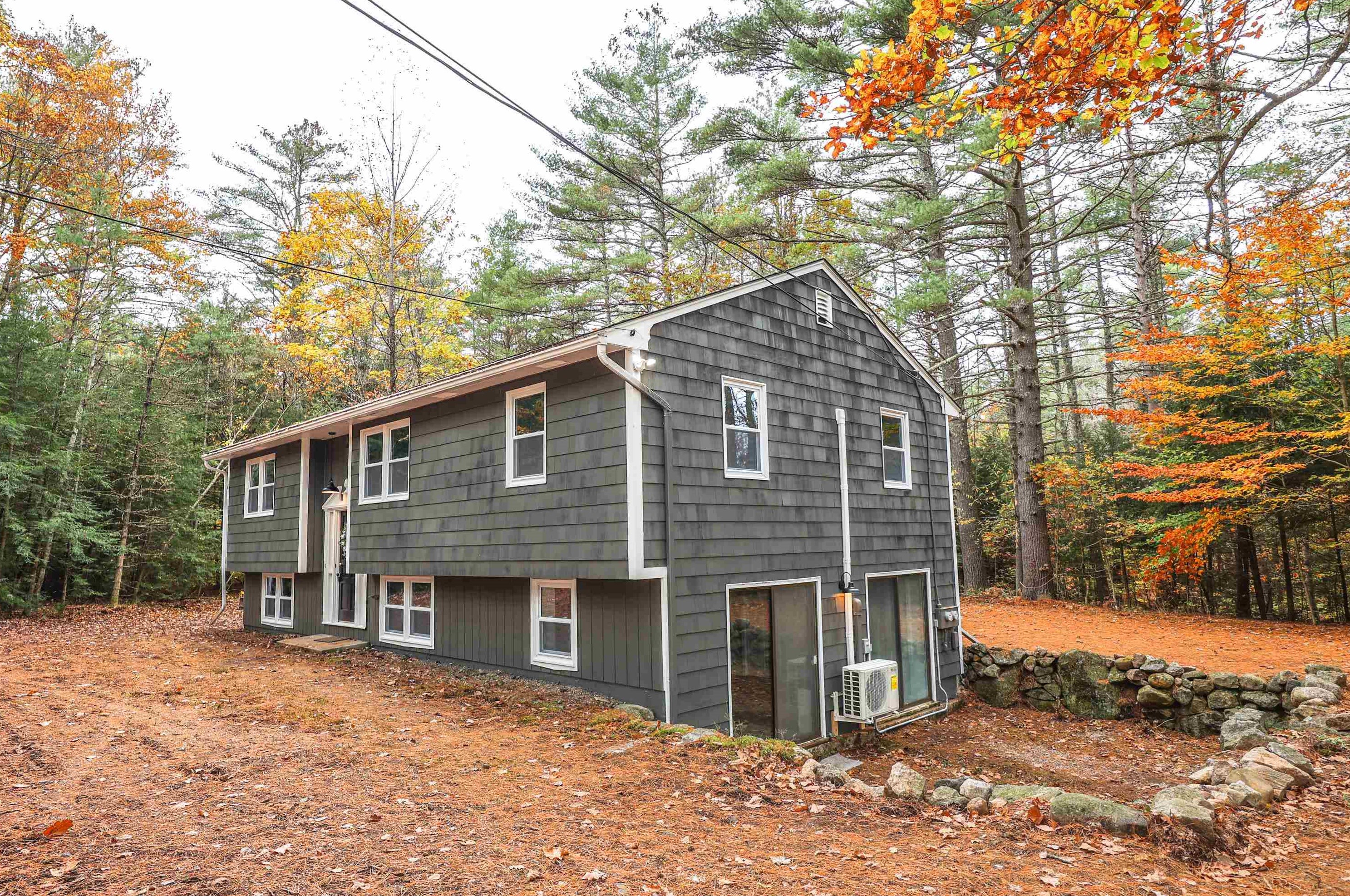 62 Deerfield Rd, Raymond, NH 03077