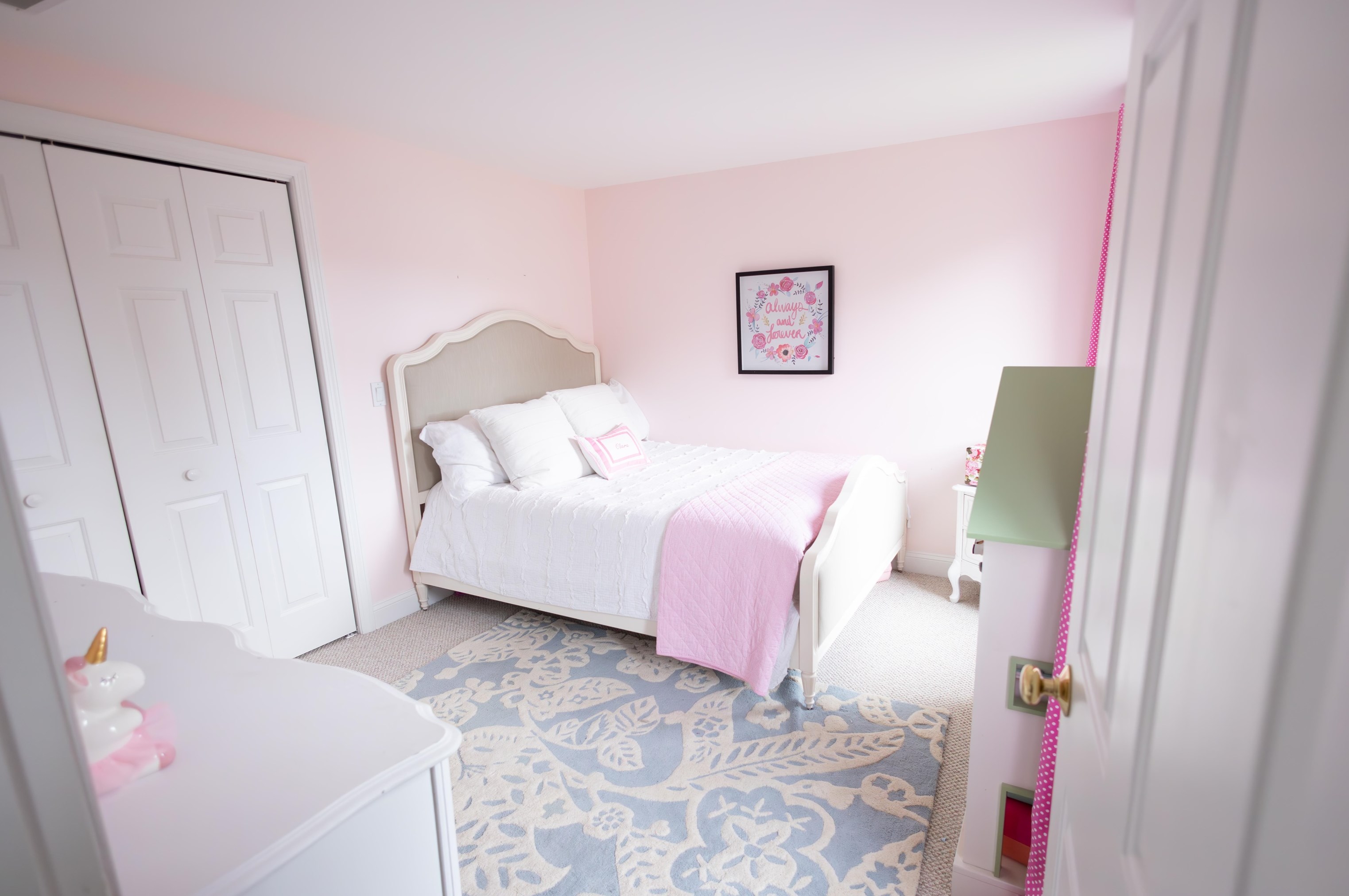 69 Ladyslipper Dr, Newmarket NH  03857-2066 exterior