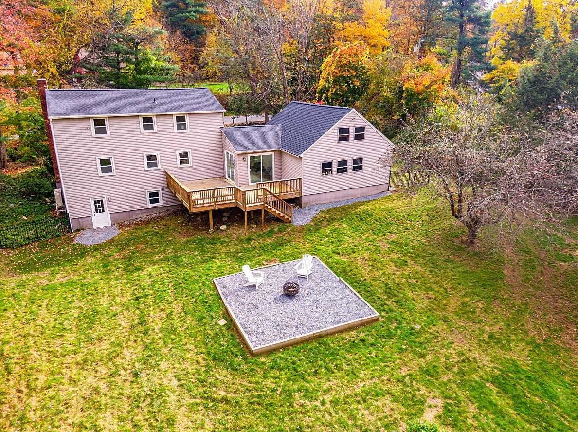 23 Floyd Rd, Derry, NH 03038