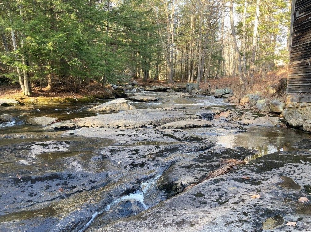 167 Turnpike Rd, Grafton, NH 03240