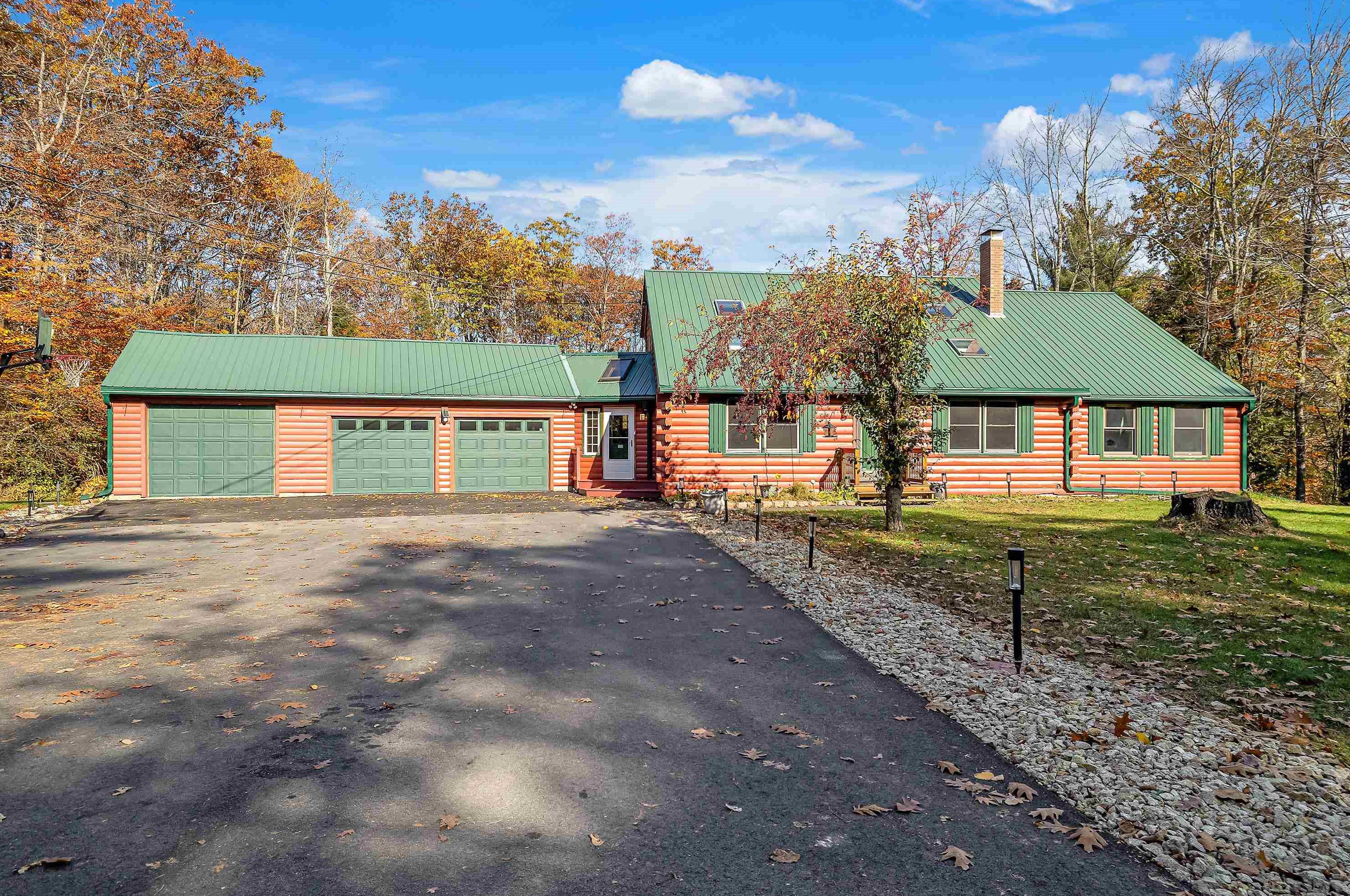 131 Ne Pond Rd, Milton, NH 03851