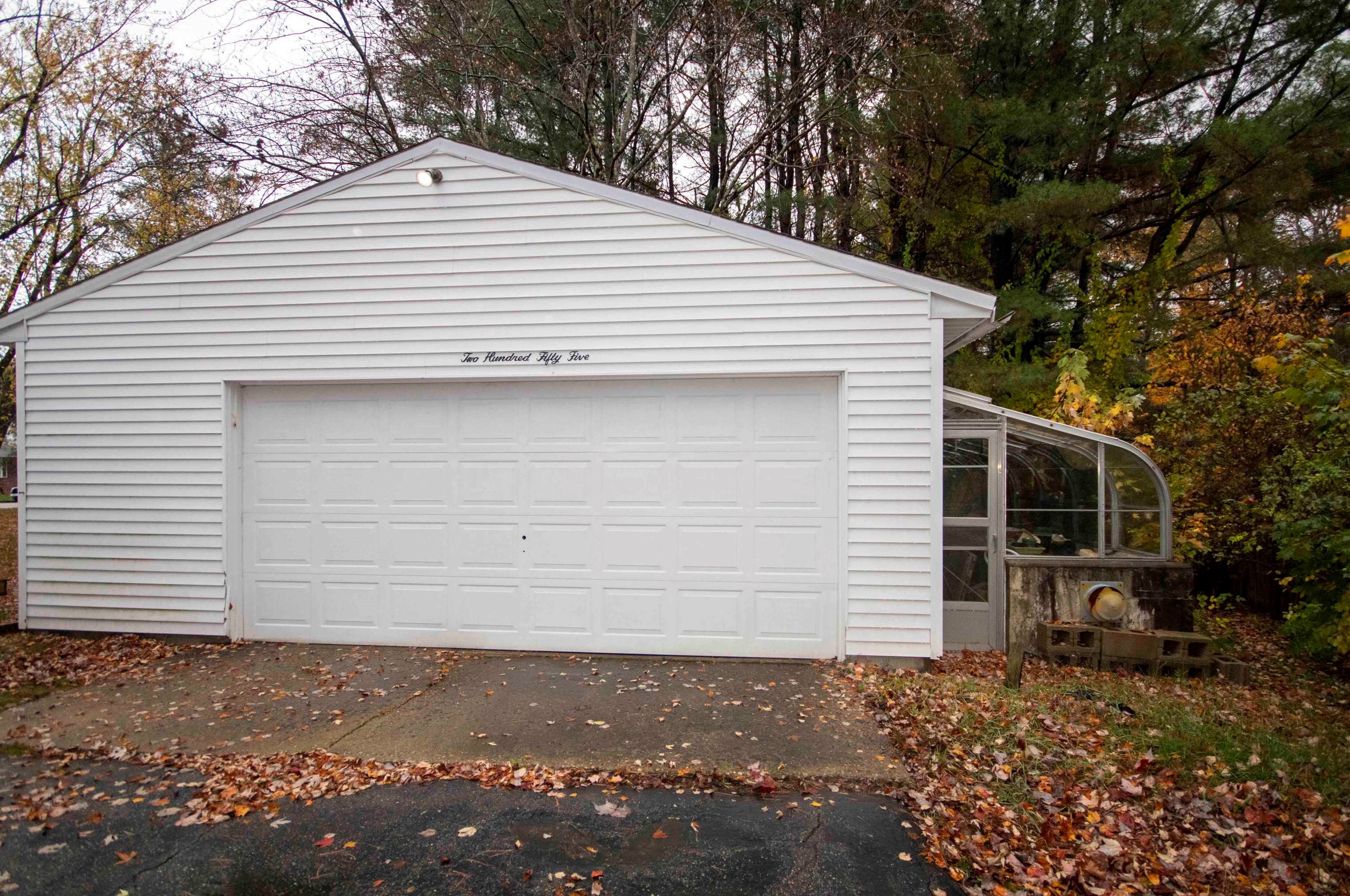 255 Greeley St, Manchester, NH 03102