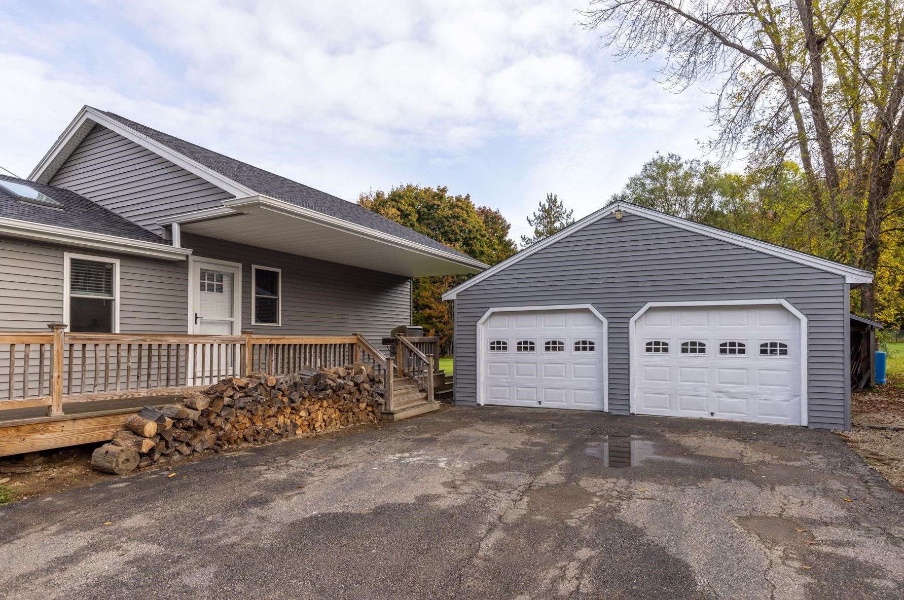 583 6th St, Dover, NH 03820