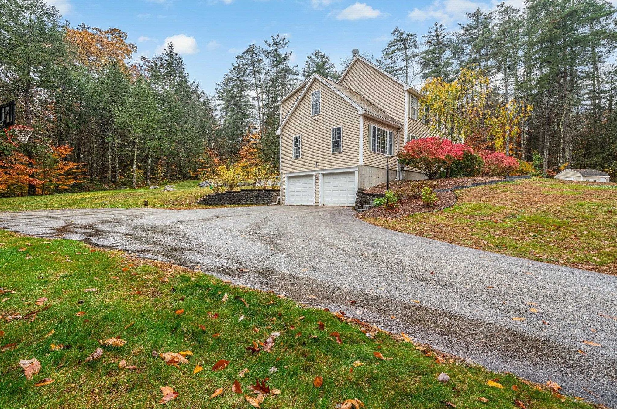 84 Bedford Rd, New Boston, NH 03070