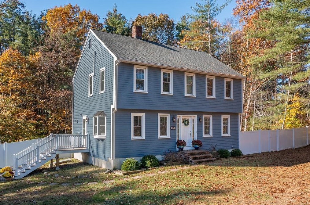 25 Schanda Dr, Newmarket, NH 03857