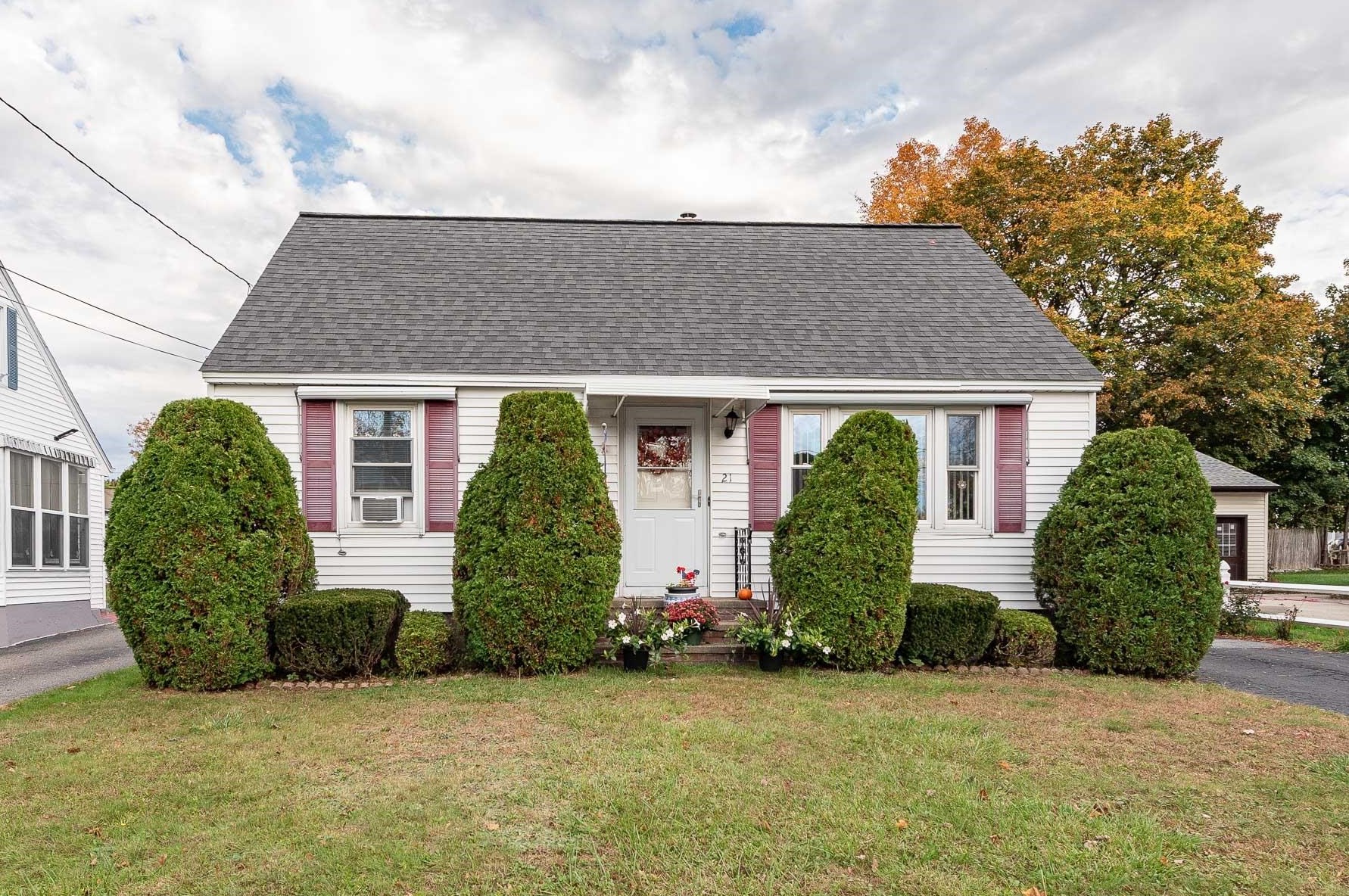 21 Woodbine Ave, Manchester, NH 03109 exterior