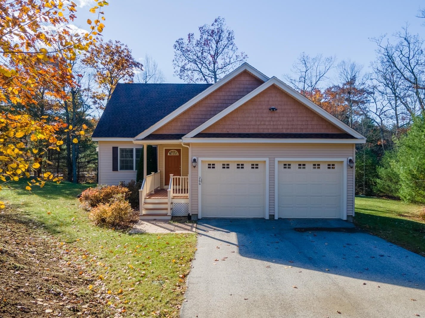 266 Thames Rd, Hooksett, NH 03106 exterior