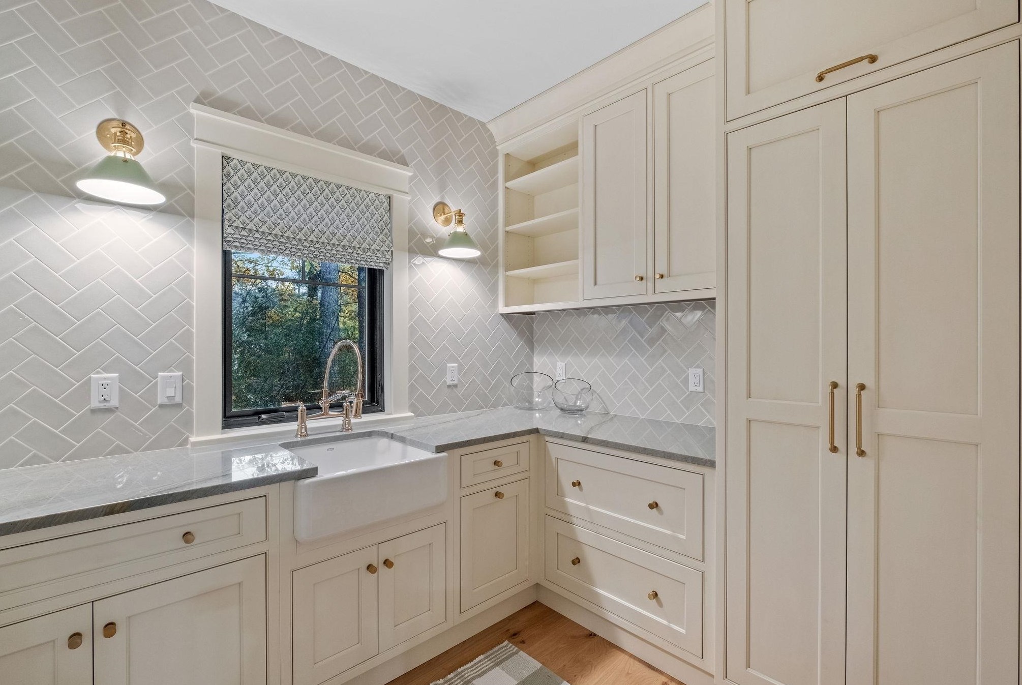 51 Keewaydin Dr, Alton NH  03810-4044 exterior