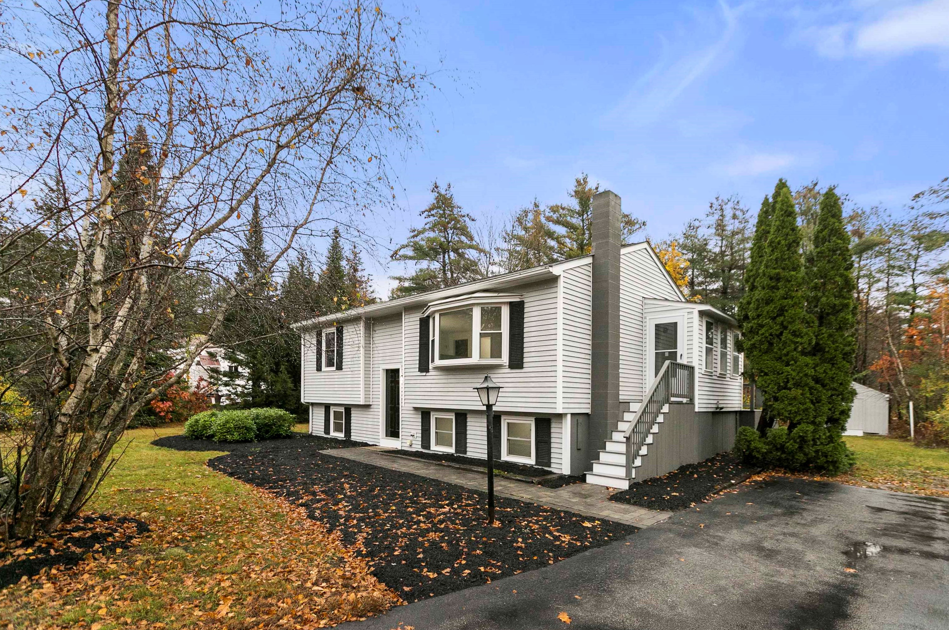 4 Pinewood Dr, Hopkinton, NH 03229