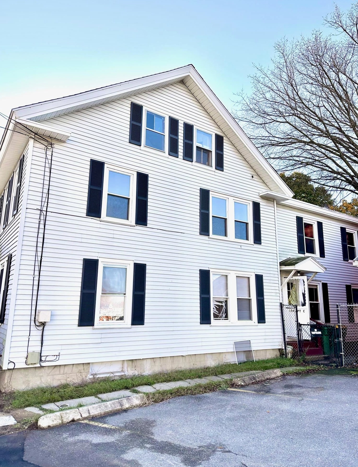 156 N Main St, Rochester, NH 03867