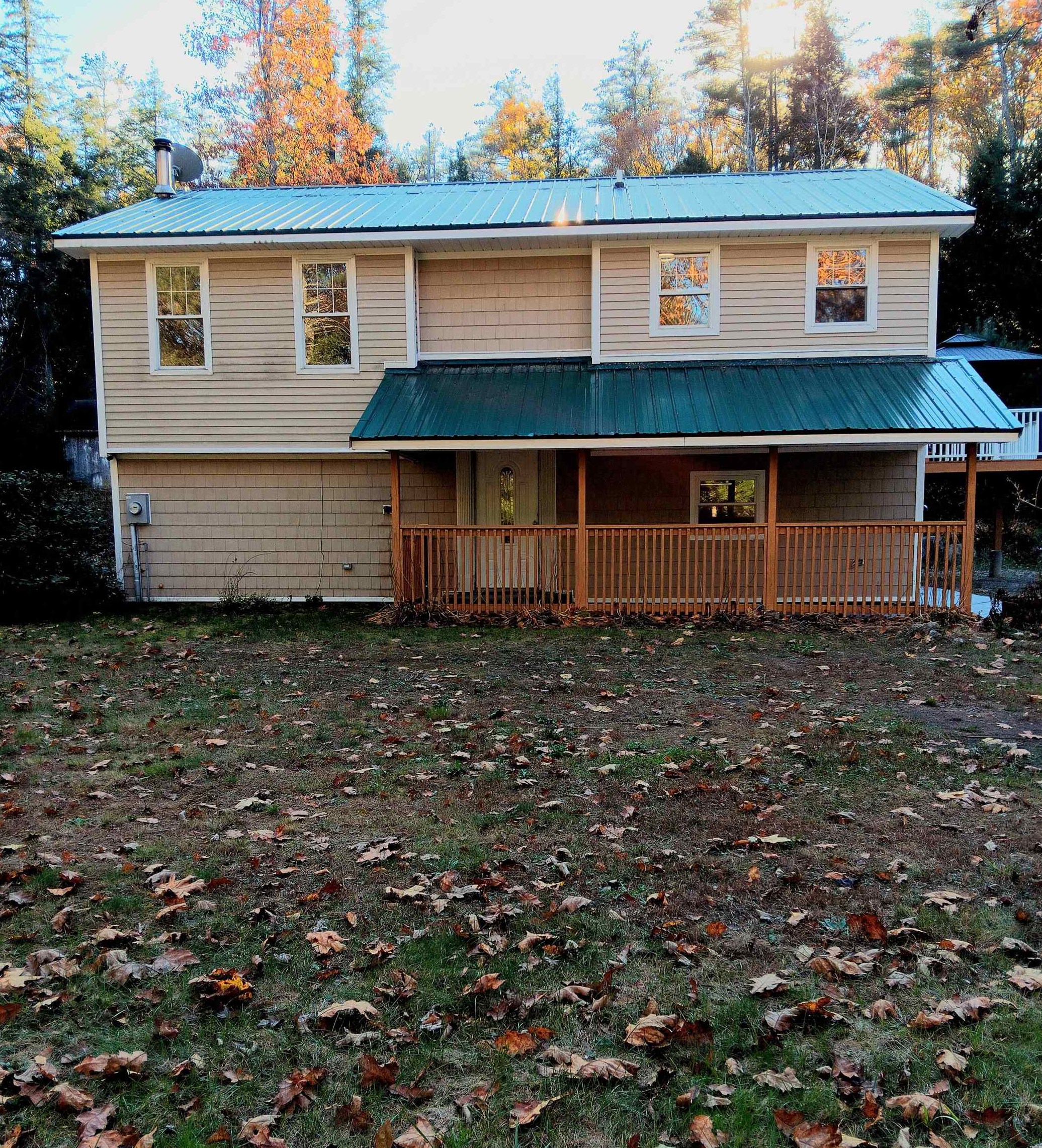 24 East Side Ln, Hill, NH 03243