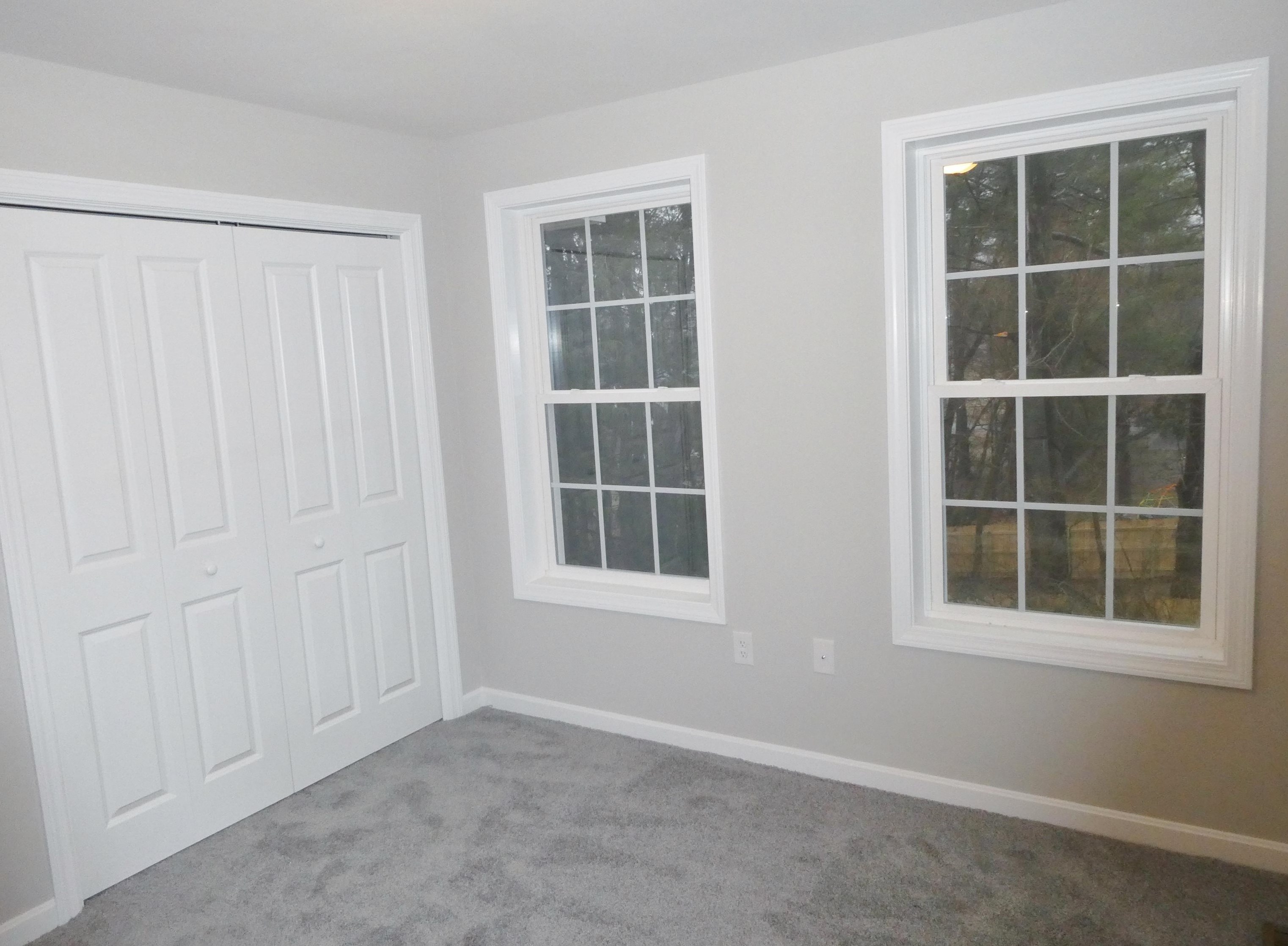 27 Foch St, Manchester NH  03104-5619 exterior