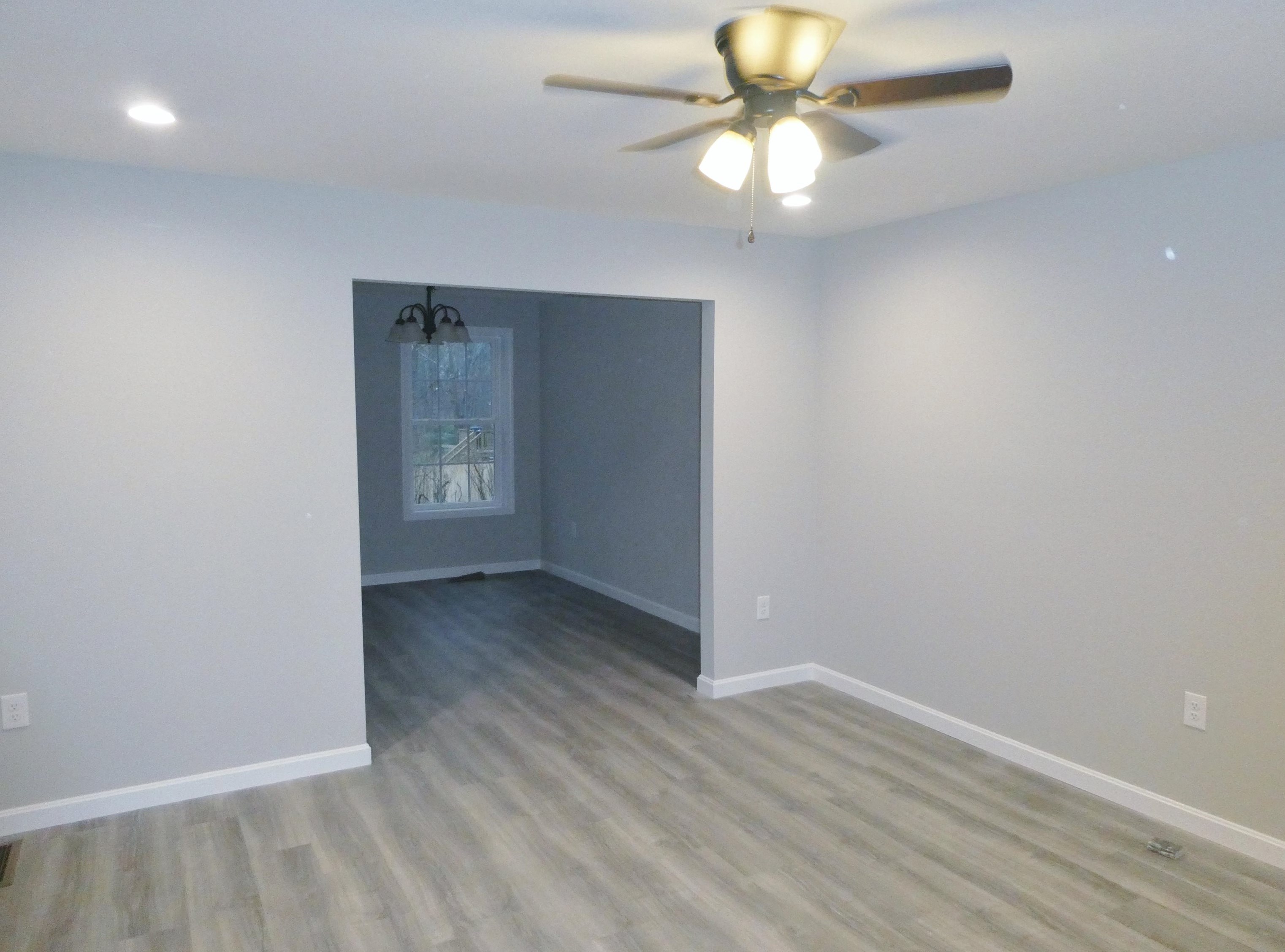 27 Foch St, Manchester NH  03104-5619 exterior