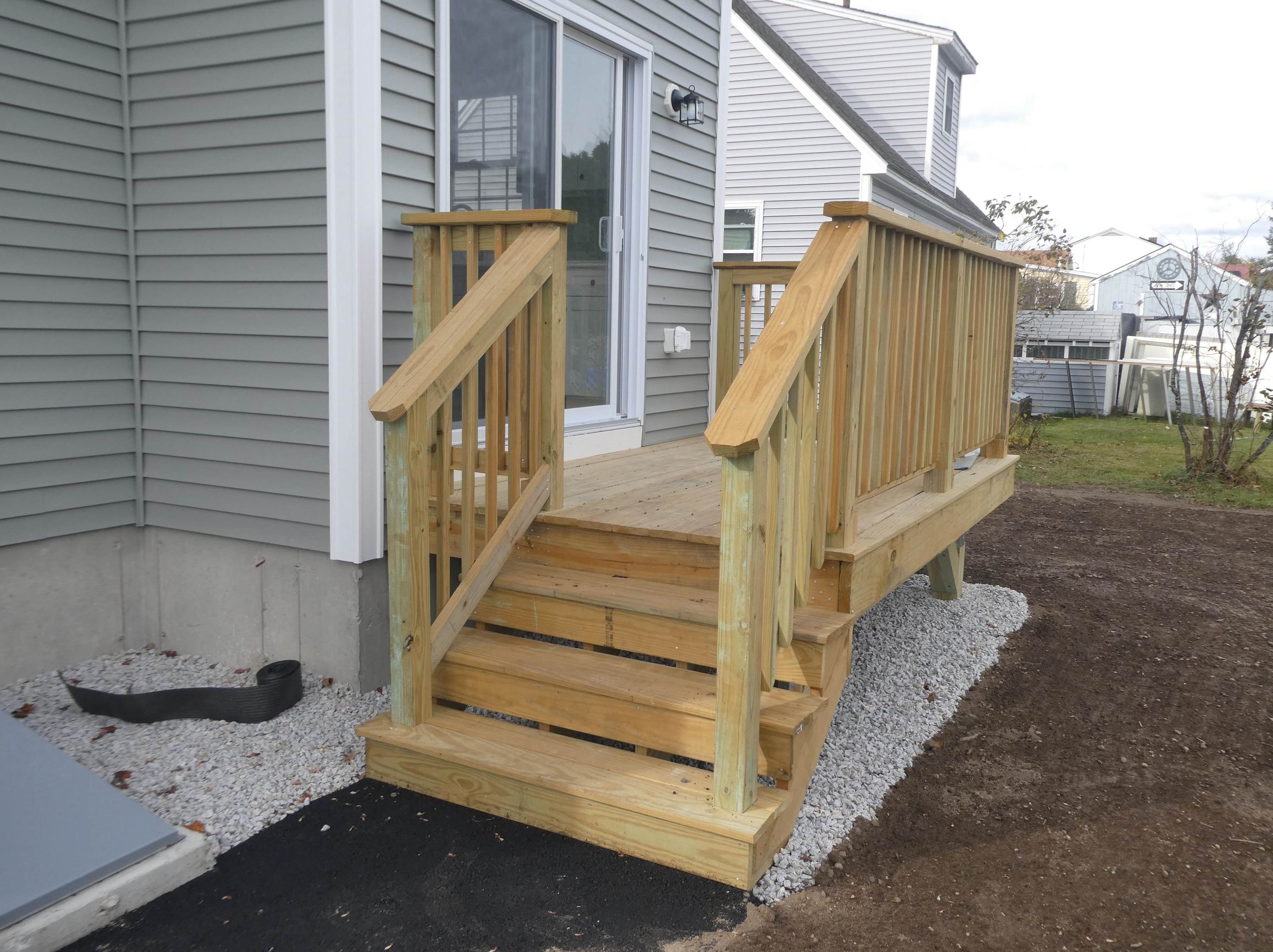 27 Foch St, Manchester NH  03104-5619 exterior