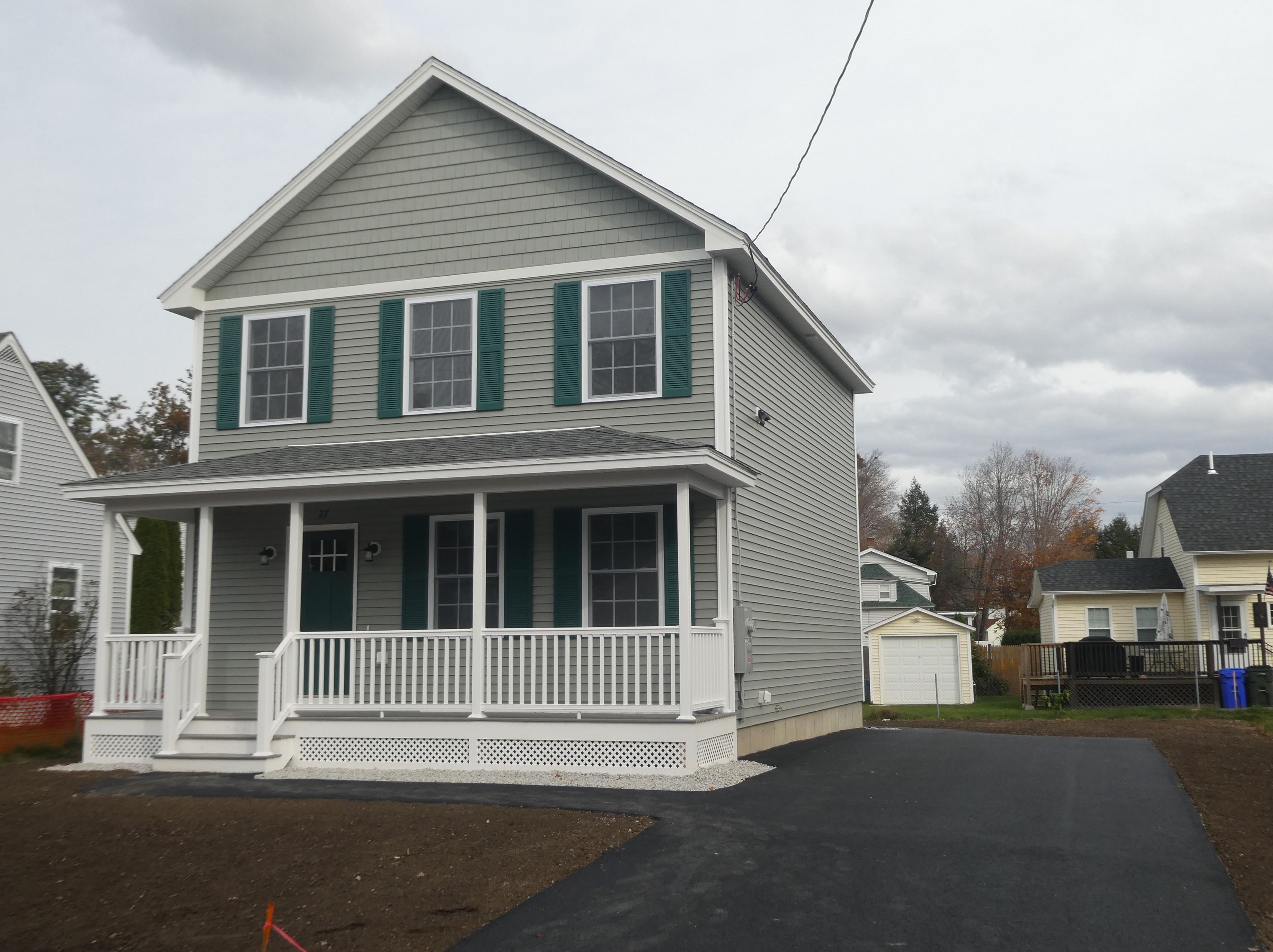 27 Foch St, Manchester, NH 03104-5619