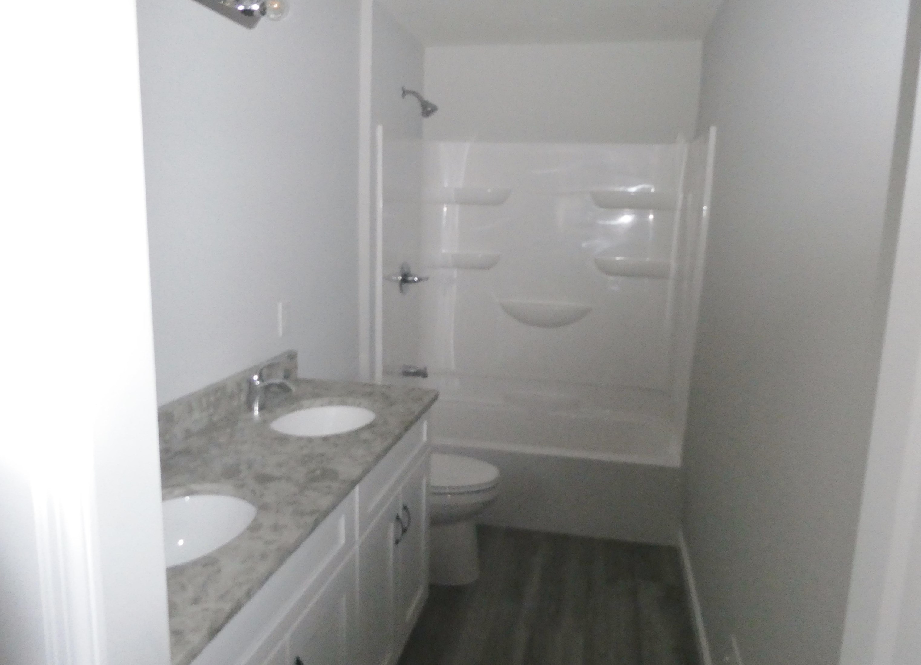 27 Foch St, Manchester NH  03104-5619 exterior