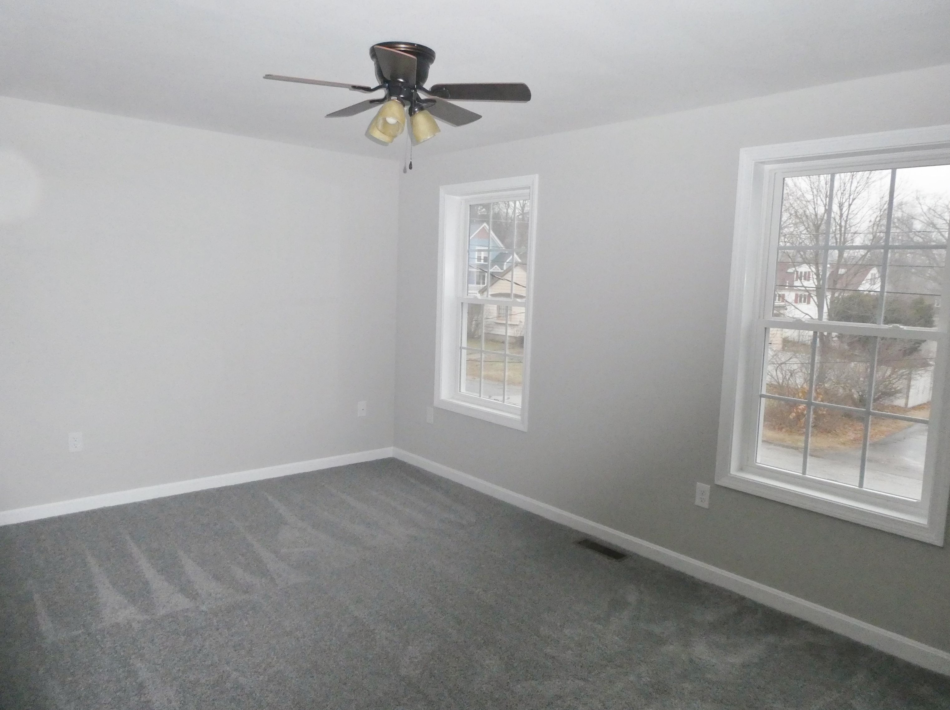 27 Foch St, Manchester NH  03104-5619 exterior