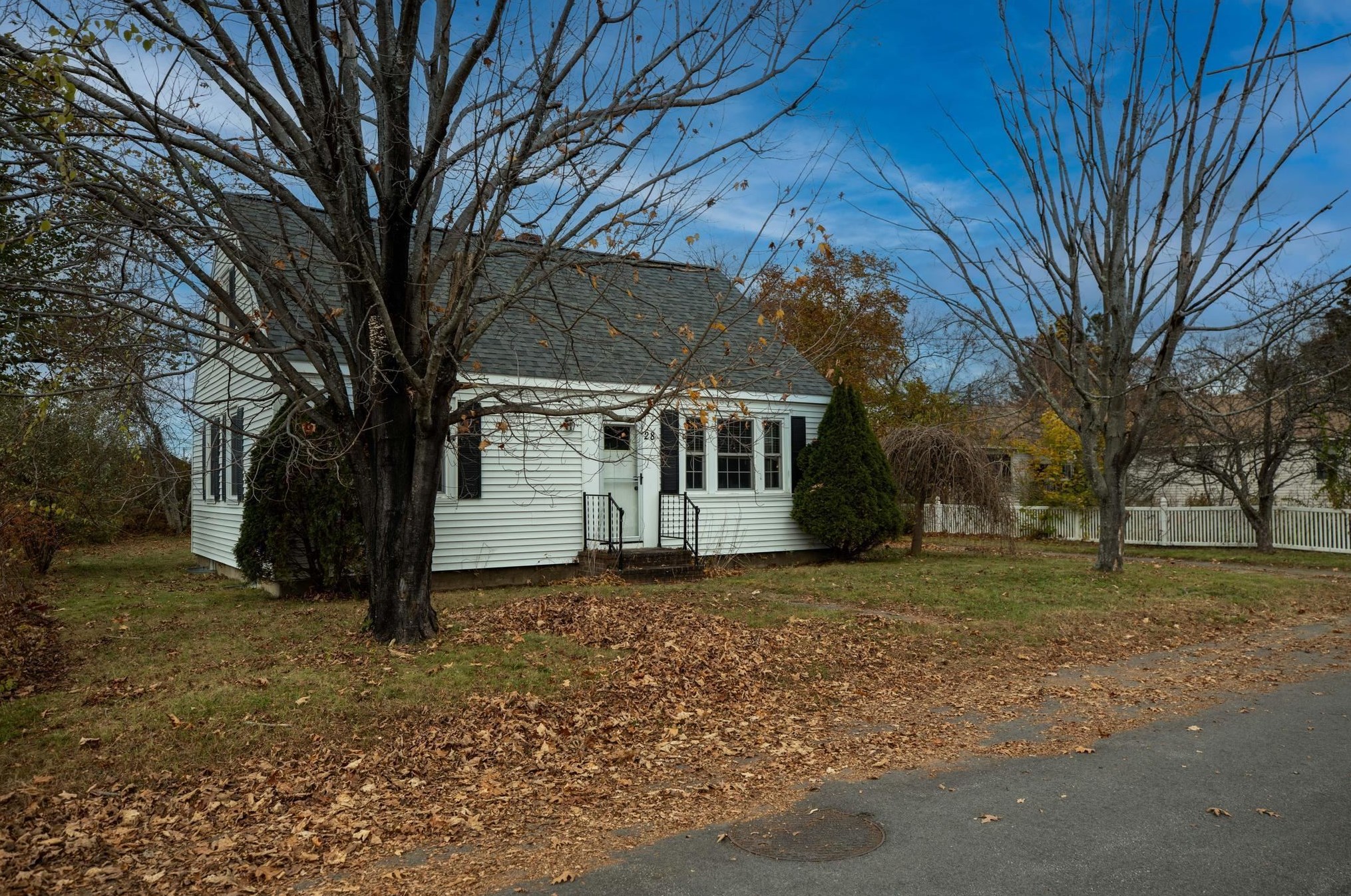 28 Shady Ln, Somersworth, NH 03878