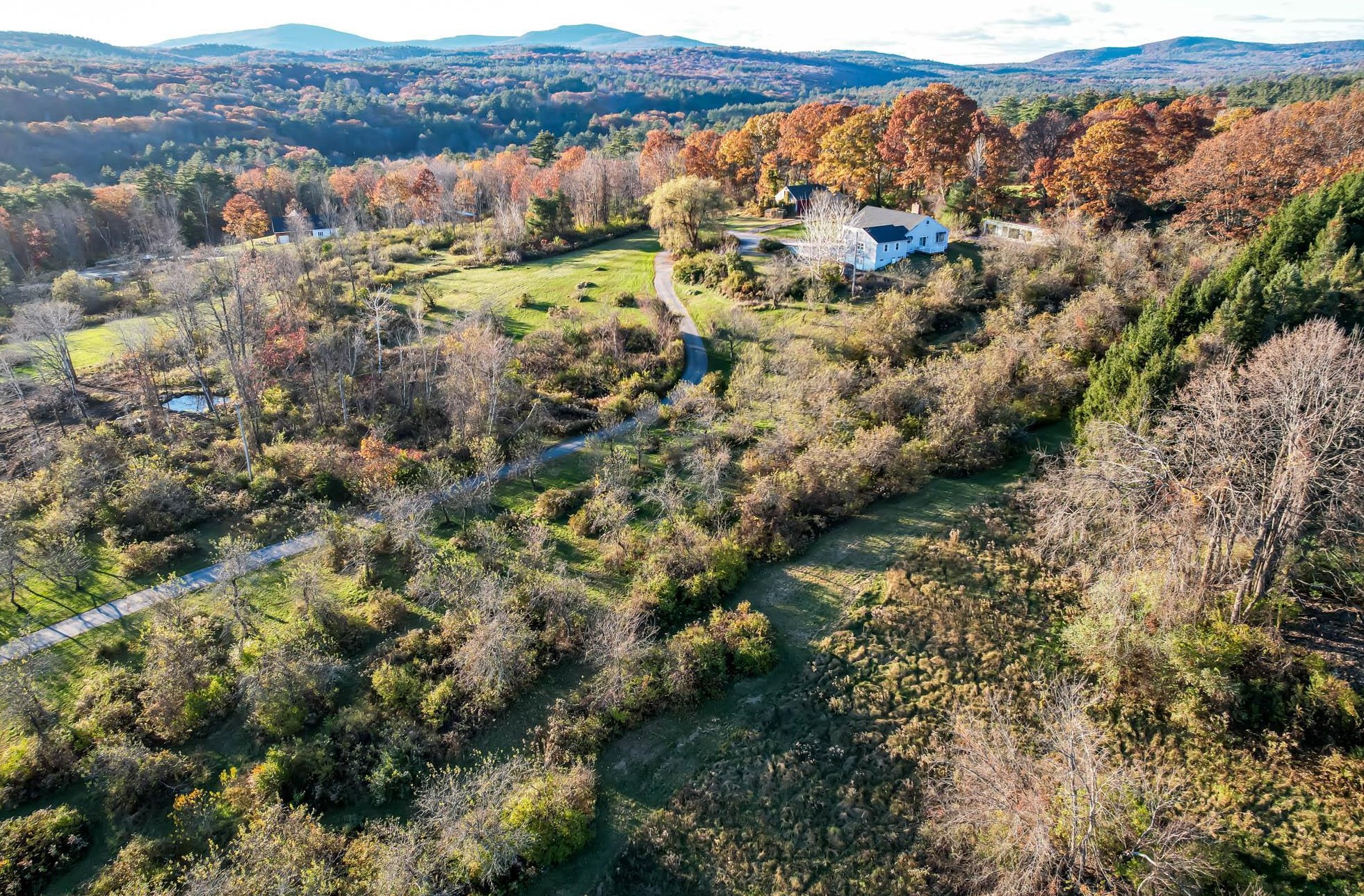 48 Curtis Farm Rd, Wilton, NH 03086