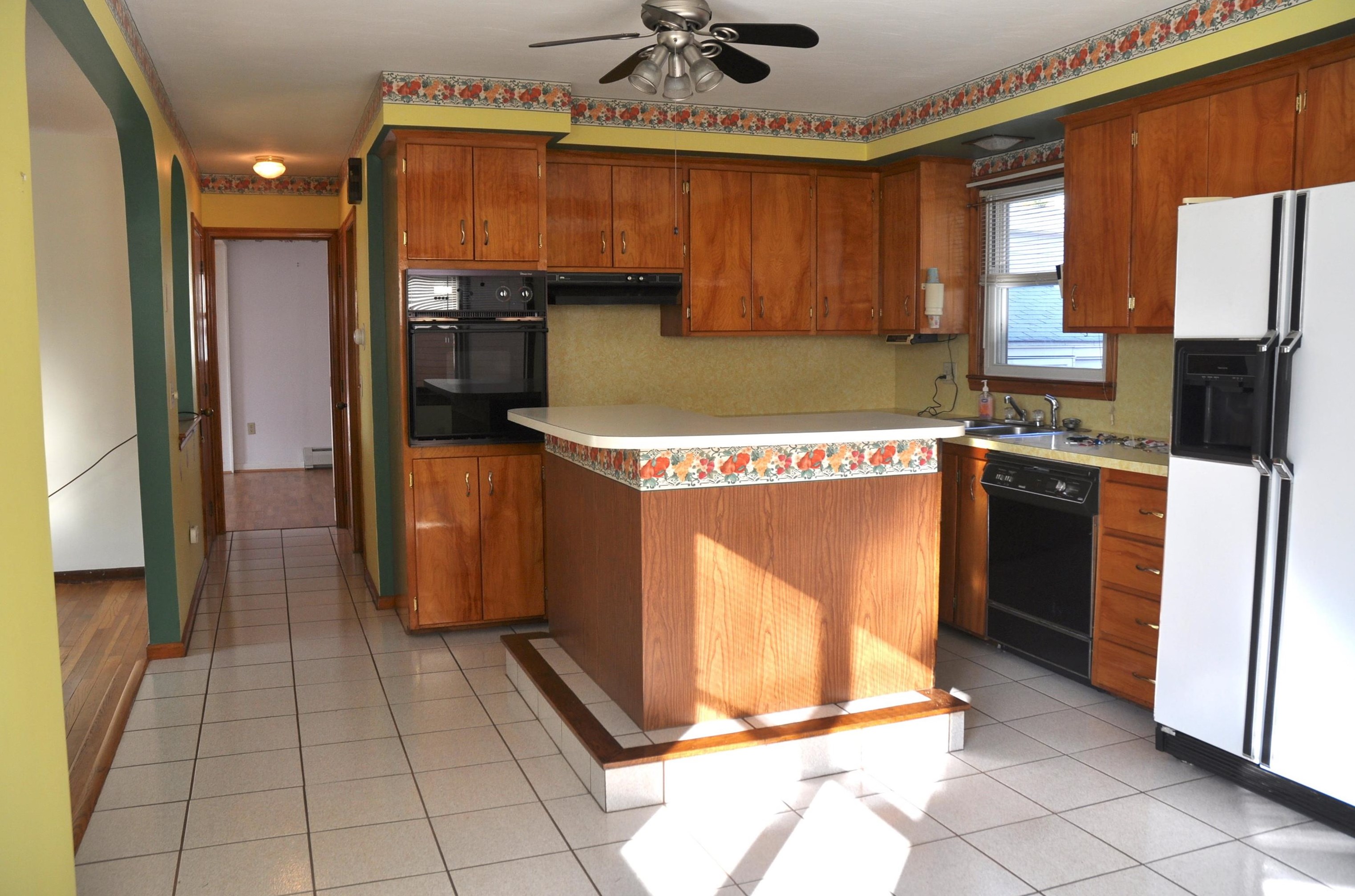 64 Louis St, Manchester, NH 03102-1230
