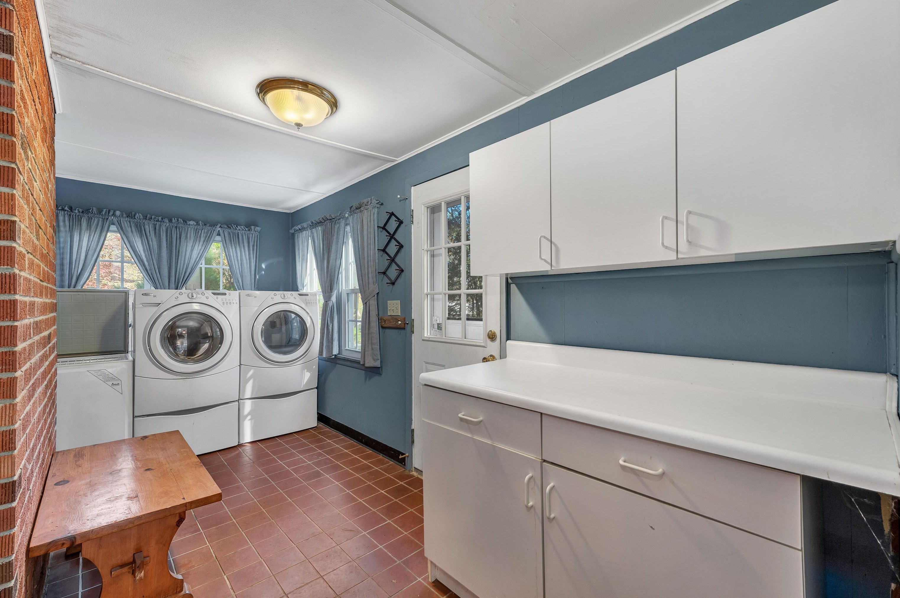 23 Bartlett St, Kingston, NH 03848