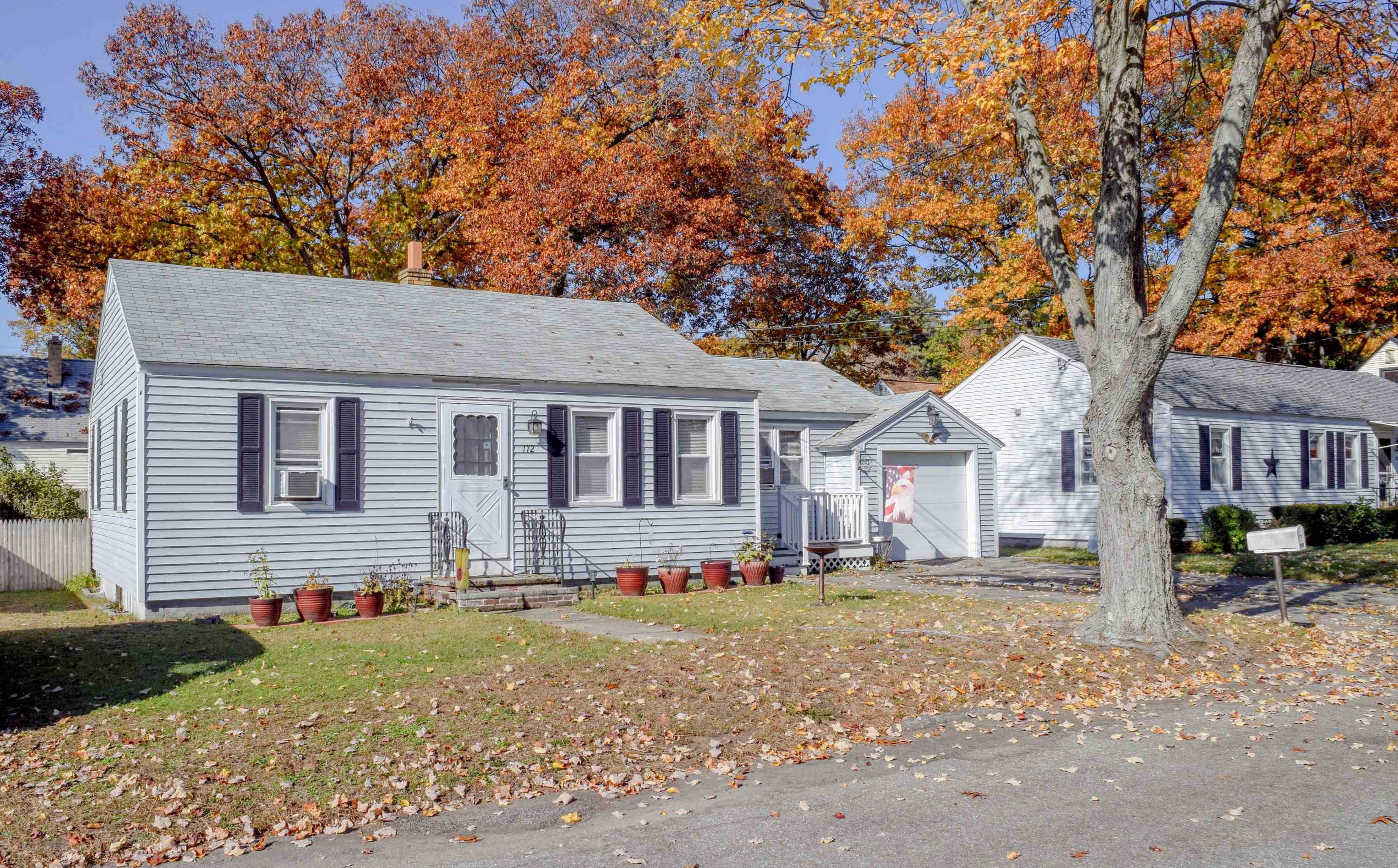 172 Elgin Ave, Manchester, NH 03104-1541