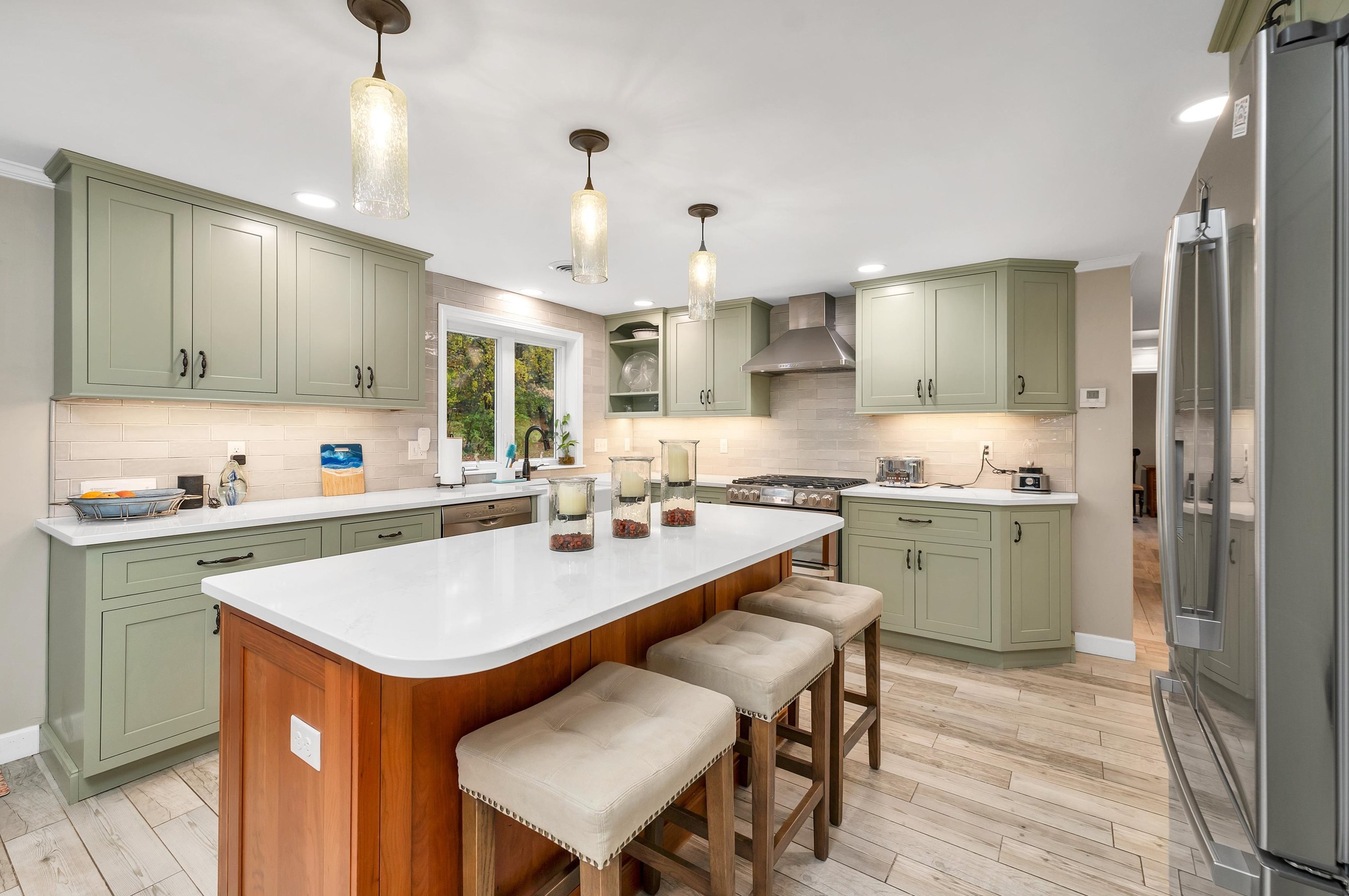 7 Lisa Beth Dr, Dover, NH 03820